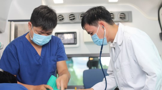 Kích hoạt cấp cứu ngoại viện trong đêm, cứu sống bệnh nhân nguy kịch trên đảo Phú Quốc