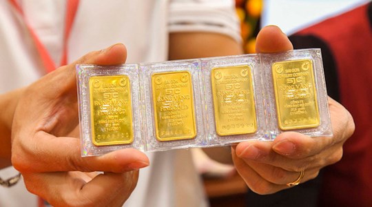 Thủ tướng chỉ đạo bình ổn thị trường vàng, thu hẹp chênh lệch giá với quốc tế