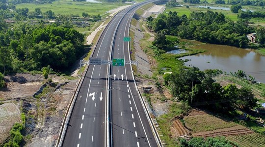 Triển khai đầu tư xây dựng đường bộ cao tốc Quy Nhơn - Pleiku dài 125 km