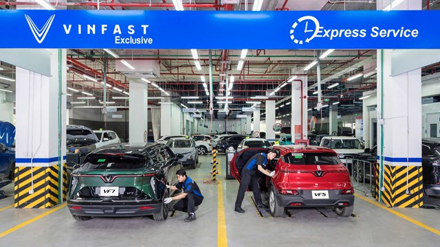 Dịch vụ chạm đỉnh, chi phí chạm đáy, hậu mãi của VinFast khiến người dùng yên tâm chuyển đổi xanh