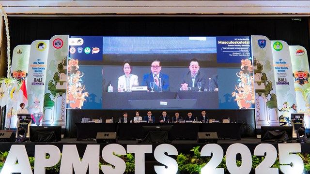 Chuyên gia quốc tế 'kinh ngạc' trước bước tiến của Vinmec trong điều trị ung thư xương