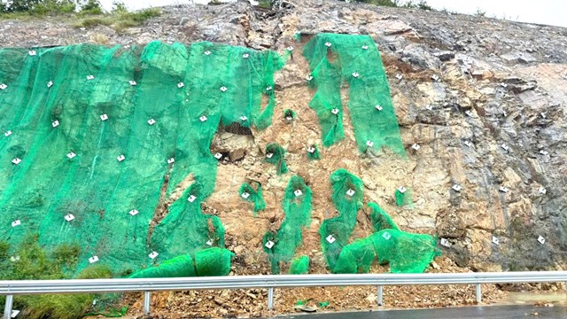 Khẩn trương khôi phục công trường thi công cao tốc sau mưa lũ