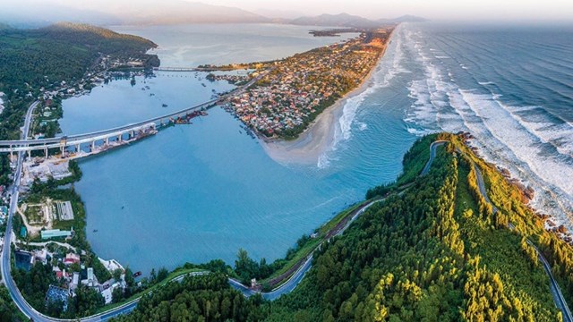 Futa Group và Kim Long Motor ‘bắt tay’ nghiên cứu chuỗi dự án đô thị - công nghiệp tại Huế