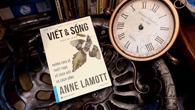 'Viết và sống’ - Khi máy móc có thể viết thay, vì sao ta vẫn phải cầm bút?