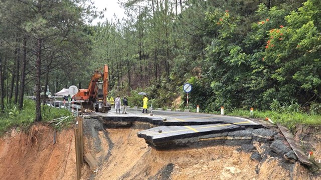 Bộ Xây dựng công bố tình huống khẩn cấp, khẩn trương khắc phục hư hỏng đèo Mimosa