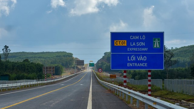 Quảng Trị phê duyệt Dự án Quốc lộ 15D nối Cảng Mỹ Thủy với cao tốc Cam Lộ - La Sơn
