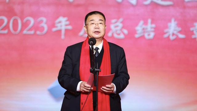 Cổ phiếu tăng 33% ngay ngày đầu IPO, ông chủ 56 tuổi này trở thành tỷ phú ngành nhôm