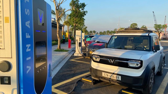 Đông Anh có trạm sạc V-Green kỷ lục với gần 200 cổng sạc ô tô, 1.000 cổng sạc xe máy điện