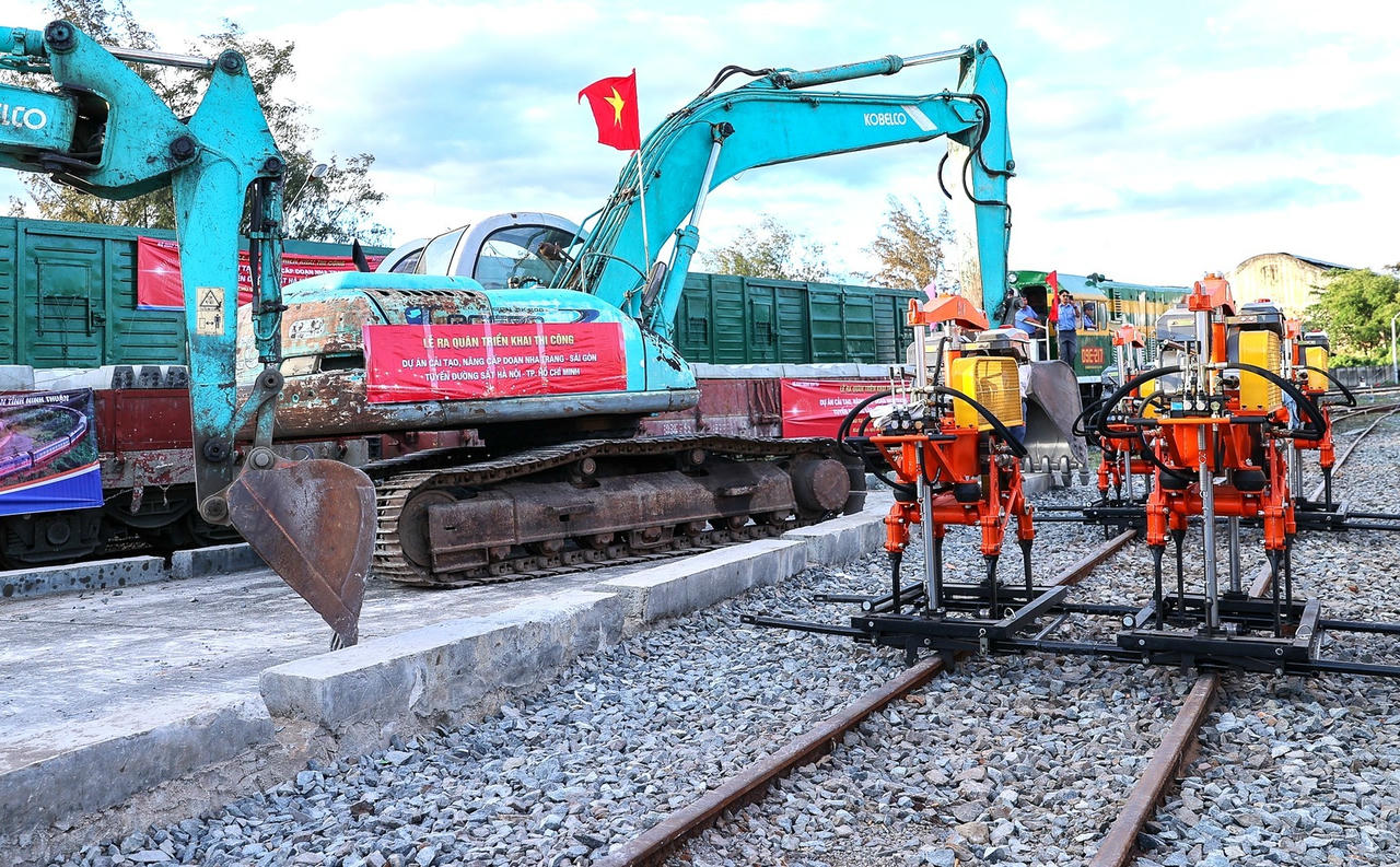 Tăng cường nhân lực cho PMU giao thông làm ‘siêu’ dự án đường sắt - Ảnh 1