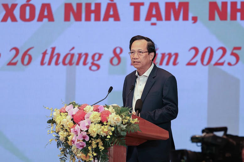 Bộ trưởng Bộ Dân tộc và Tôn giáo Đào Ngọc Dung báo cáo kết quả tổng thể công tác xóa nhà tạm, nhà dột nát trên cả nước - Ảnh: VGP/Nhật Bắc Bộ trưởng Bộ Dân tộc và Tôn giáo Đào Ngọc Dung báo cáo kết quả tổng thể công tác xóa nhà tạm, nhà dột nát trên cả nước - Ảnh: VGP/Nhật Bắc