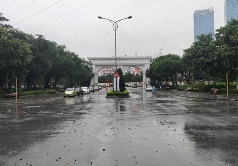 Khu đô thị Dương Nội tại ngã tư Lê Trọng Tấn - Lê Quang Đạo kéo dài không bị ngập. (Ảnh cập nhật sáng ngày 07/10/2025). Khu đô thị Dương Nội tại ngã tư Lê Trọng Tấn - Lê Quang Đạo kéo dài không bị ngập. (Ảnh cập nhật sáng ngày 07/10/2025).