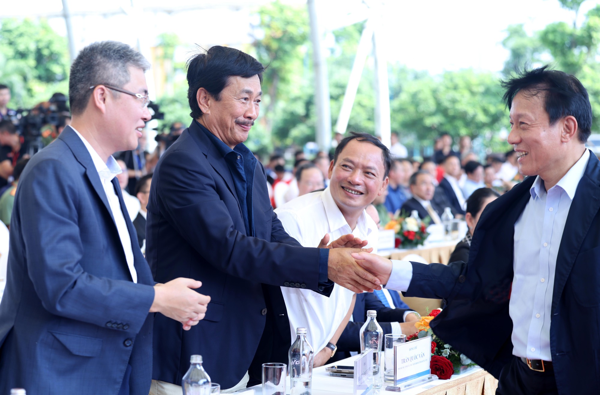 Bộ trưởng Bộ Công an Lương Tam Quang và các đại biểu tại lễ khởi công - Ảnh VGP/Đức Tuân Bộ trưởng Bộ Công an Lương Tam Quang và các đại biểu tại lễ khởi công - Ảnh VGP/Đức Tuân