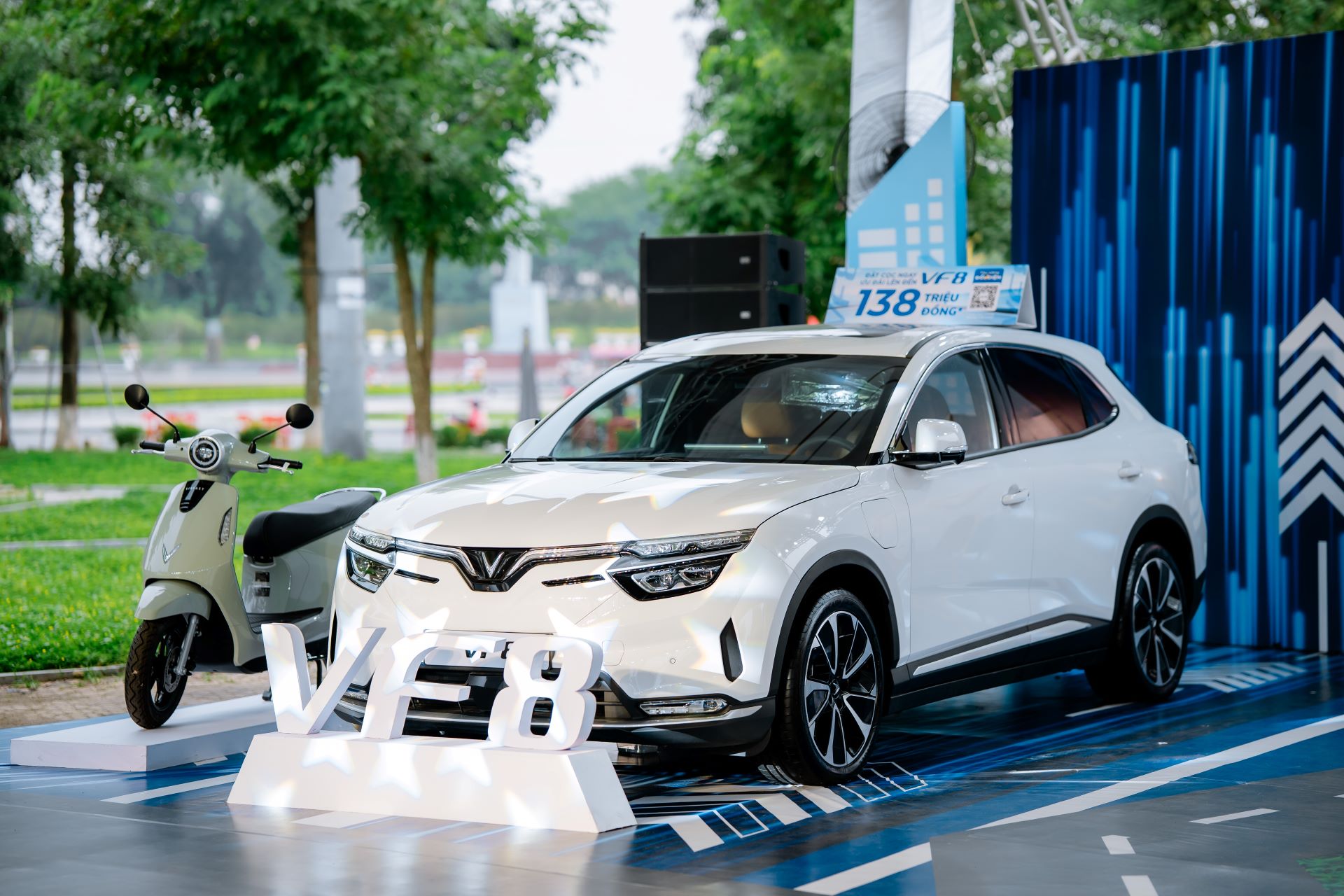VF 8: SUV điện tầm giá 1 tỷ cân bằng hoàn hảo cảm giác lái thể thao và sự an tâm về kinh tế - Ảnh 1 VF 8: SUV điện tầm giá 1 tỷ cân bằng hoàn hảo cảm giác lái thể thao và sự an tâm về kinh tế - Ảnh 1