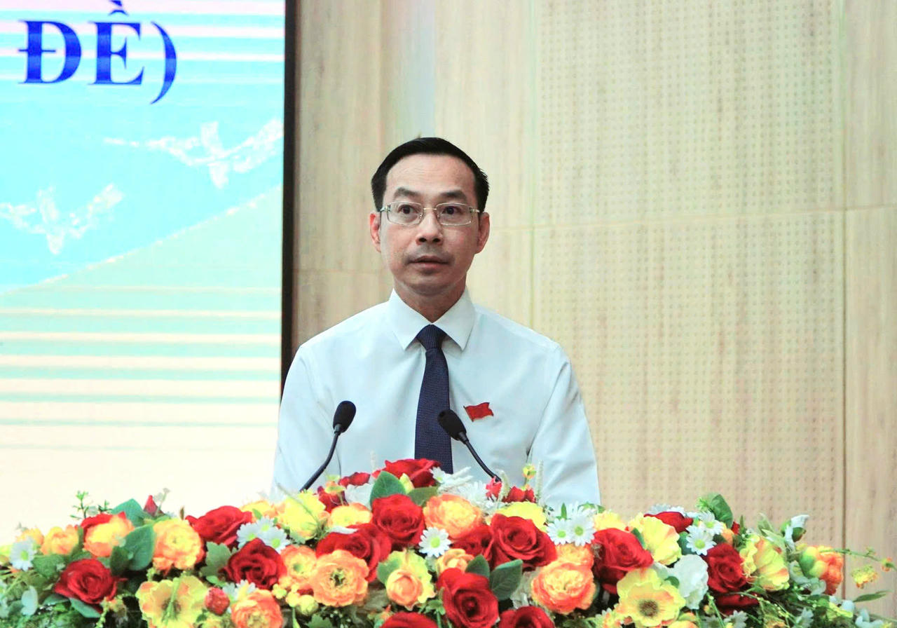Ông Nguyễn Thanh Nhàn, Phó Bí thư Thường trực Tỉnh ủy, Chủ tịch HĐND tỉnh An Giang phát biểu tại kỳ họp. Ông Nguyễn Thanh Nhàn, Phó Bí thư Thường trực Tỉnh ủy, Chủ tịch HĐND tỉnh An Giang phát biểu tại kỳ họp.