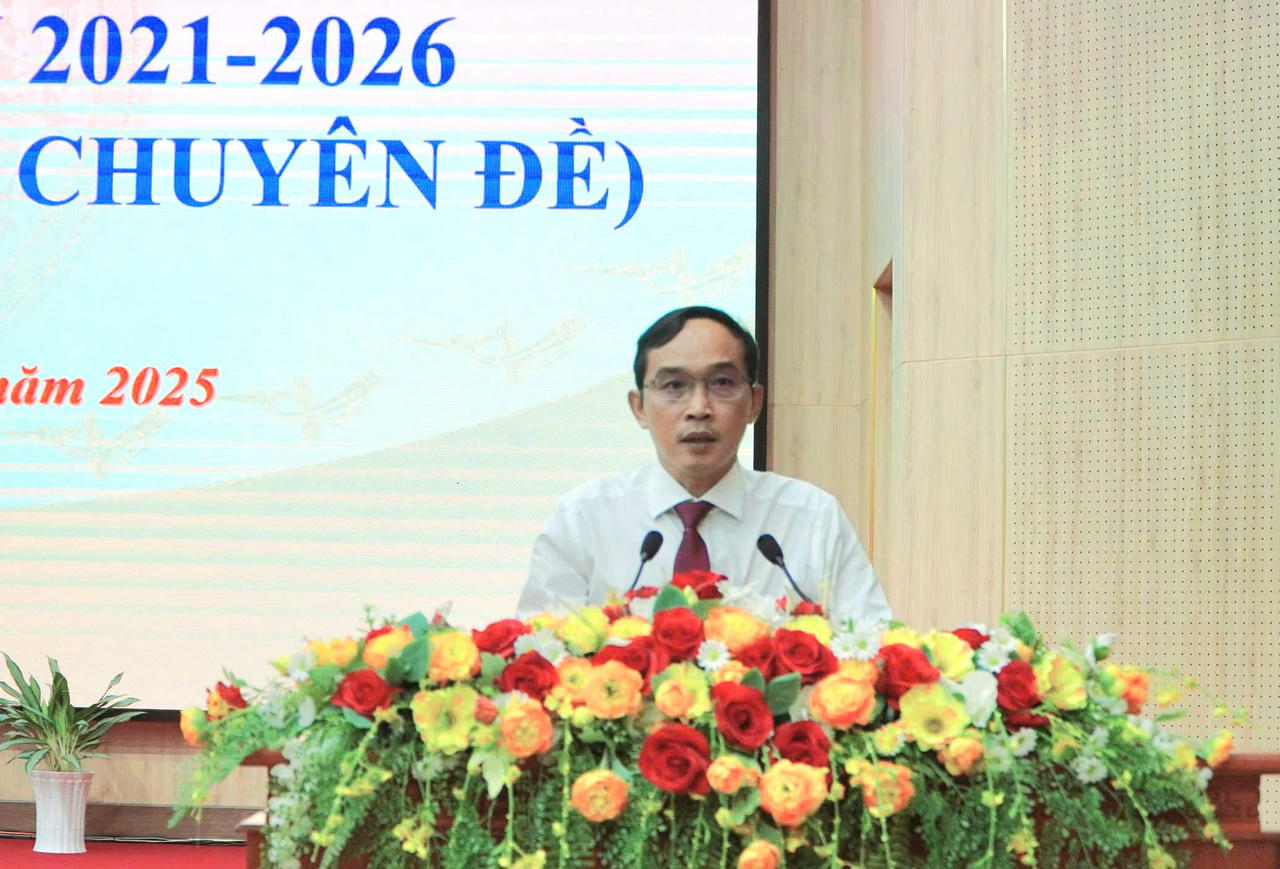 Ông Nguyễn Như Anh, Giám đốc Sở Nội vụ tỉnh An Giang phát biểu tại kỳ họp. Ông Nguyễn Như Anh, Giám đốc Sở Nội vụ tỉnh An Giang phát biểu tại kỳ họp.