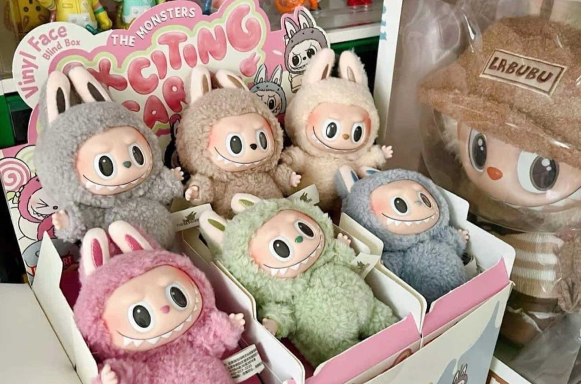 Câu chuyện kinh doanh: Từng tăng 1.500% nhờ Labubu, Pop Mart  lao dốc 30% từ đỉnh, bị bán khống ở mức cao nhất 2 năm - Ảnh 1