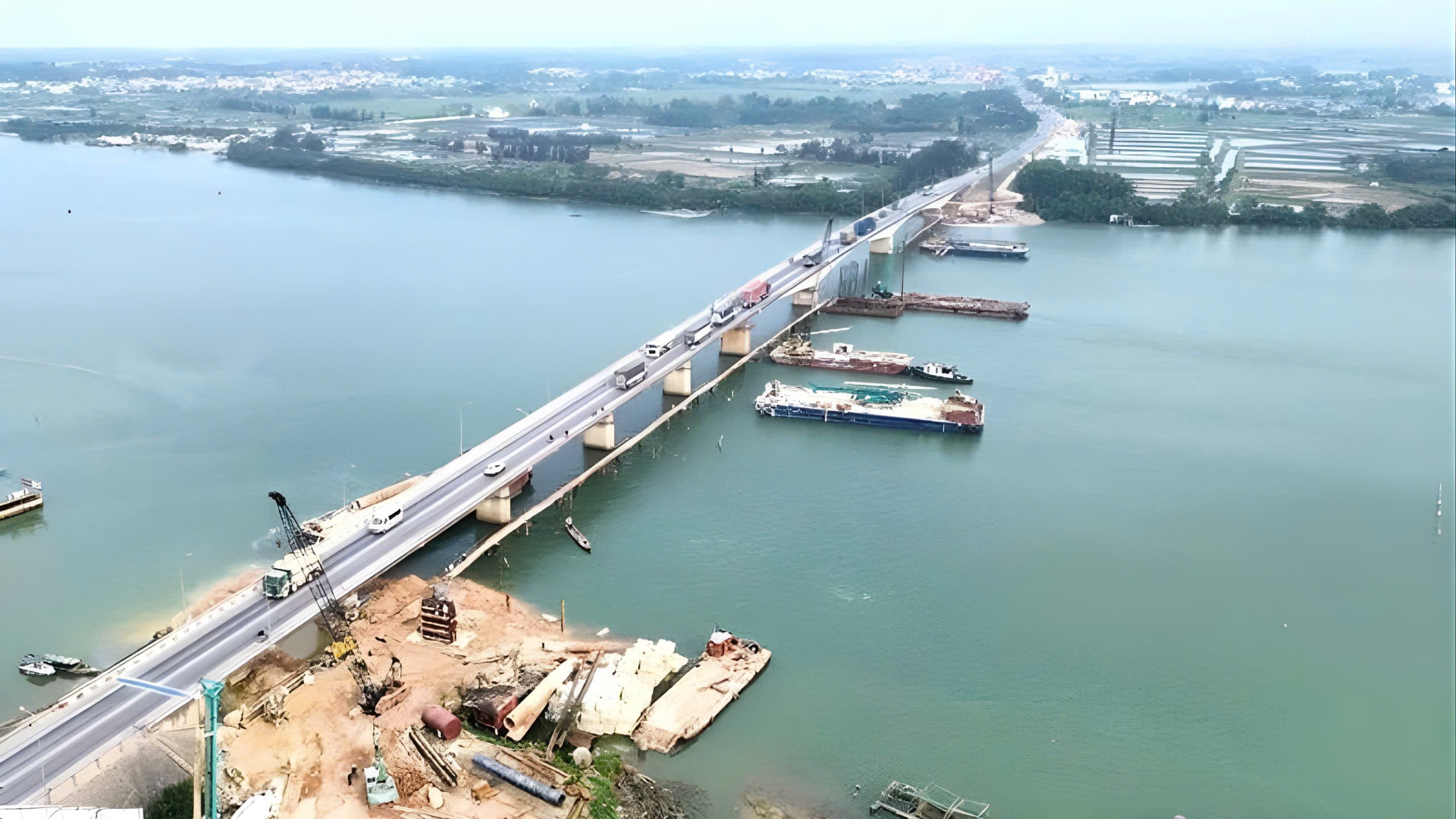 Tại miền Trung, cầu Gianh và cầu Quán Hàu thuộc Quảng Bình cũng lựa chọn cáp dự ứng lực Hòa Phát 