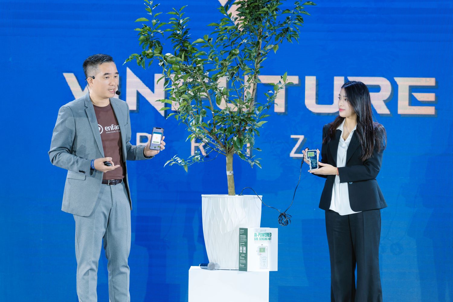 Ông Nguyễn Đỗ Dũng - CEO Enfarm giới thiệu về công cụ tái tạo hữu ích và đầy đột phá cho người nông dân  