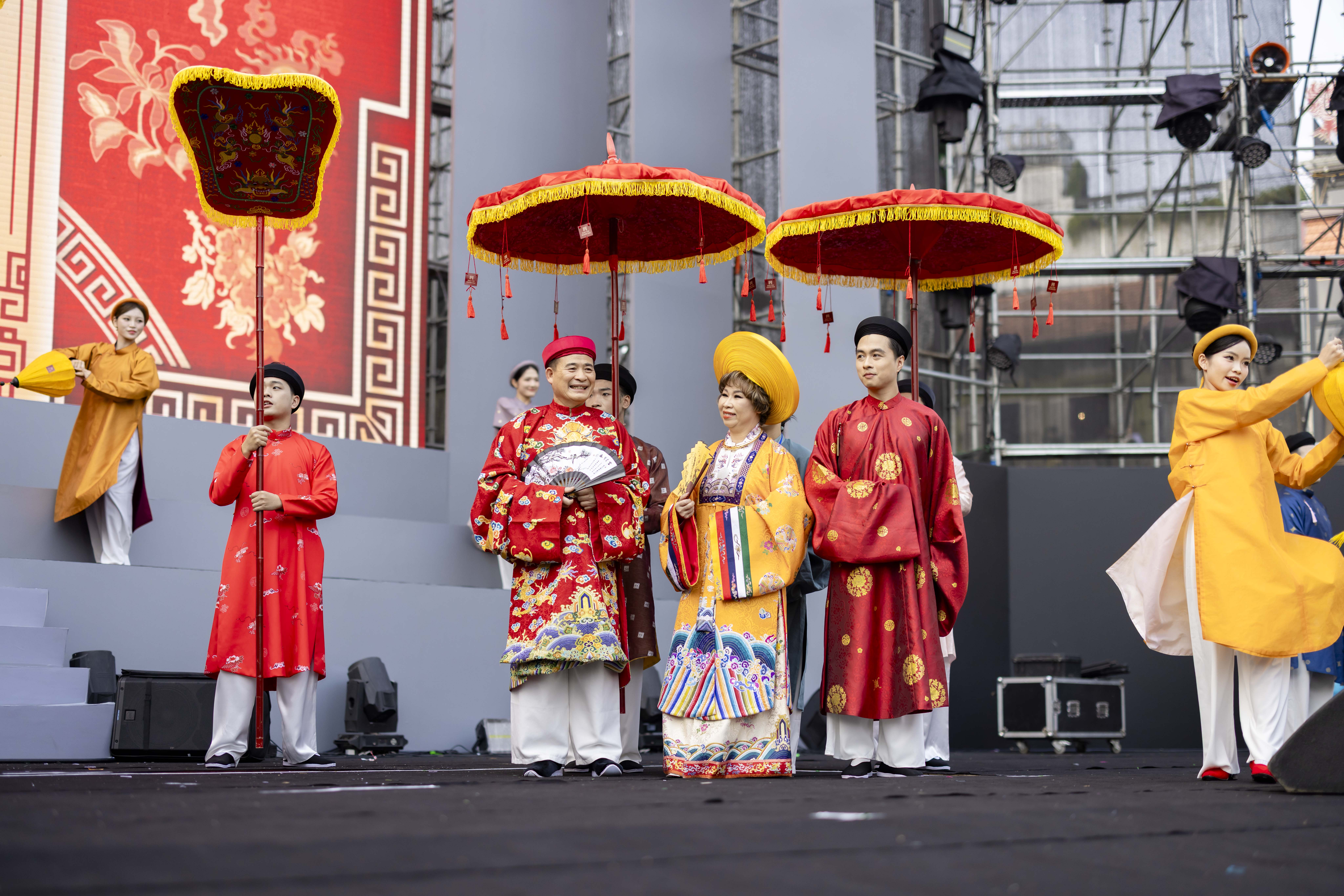 Bảo Tín Mạnh Hải công bố chiến lược ‘điểm đến vàng 24k’ và mục tiêu phủ sóng toàn quốc nhân 'Kỷ niệm 33 năm thành lập' - Ảnh 3 Bảo Tín Mạnh Hải công bố chiến lược ‘điểm đến vàng 24k’ và mục tiêu phủ sóng toàn quốc nhân 'Kỷ niệm 33 năm thành lập' - Ảnh 3