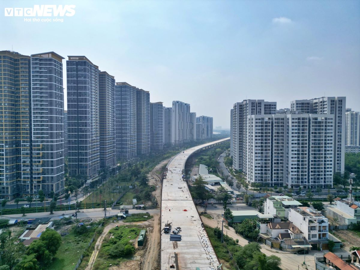 Tuyến đường Vành đai 3 đoạn trên cao xuyên tâm Vinhomes Grand Park sẽ thông xe kỹ thuật vào ngày 19/12/2025  