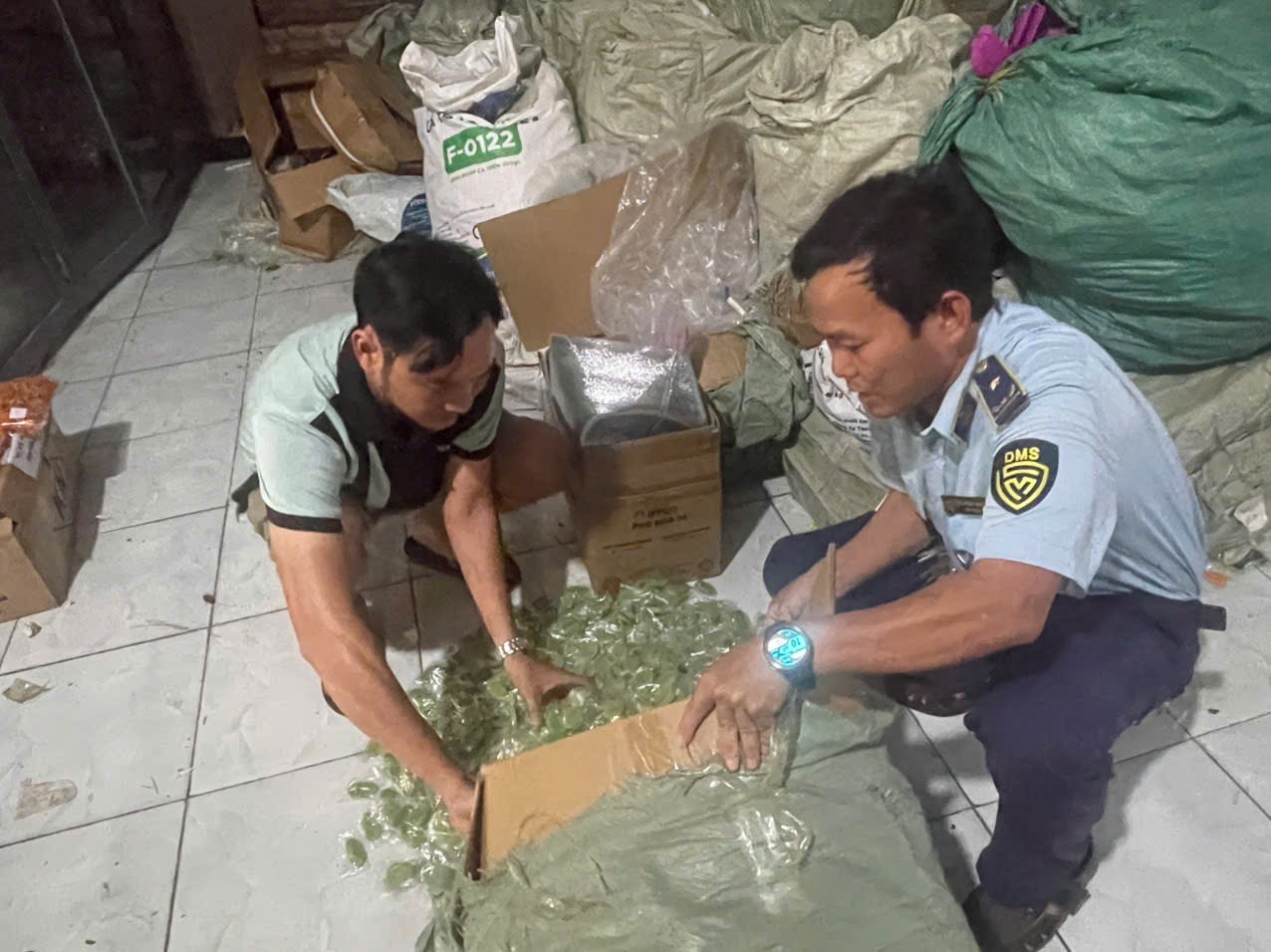 Chi cục QLTT TPHCM phát hiện hơn 1.000kg kẹo dẻo không nhãn mác, không xuất xứ đang rao bán trên mạng xã hội