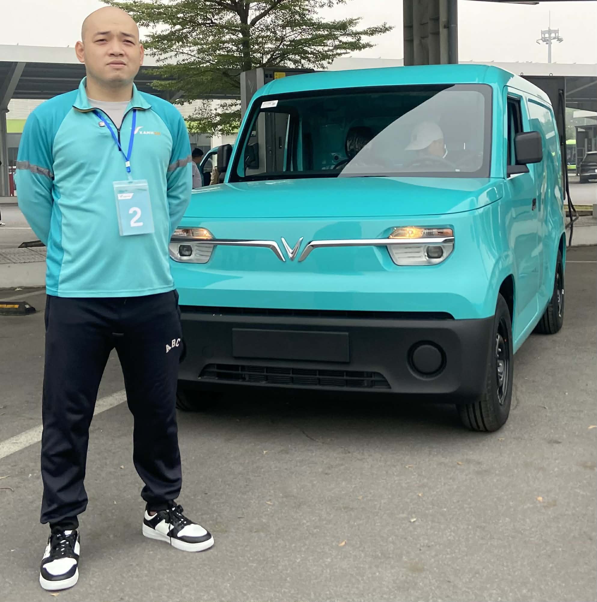 T&agrave;i xế Vương Anh Sơn đ&aacute;nh gi&aacute; cao cảm gi&aacute;c l&aacute;i của EC Van &nbsp;