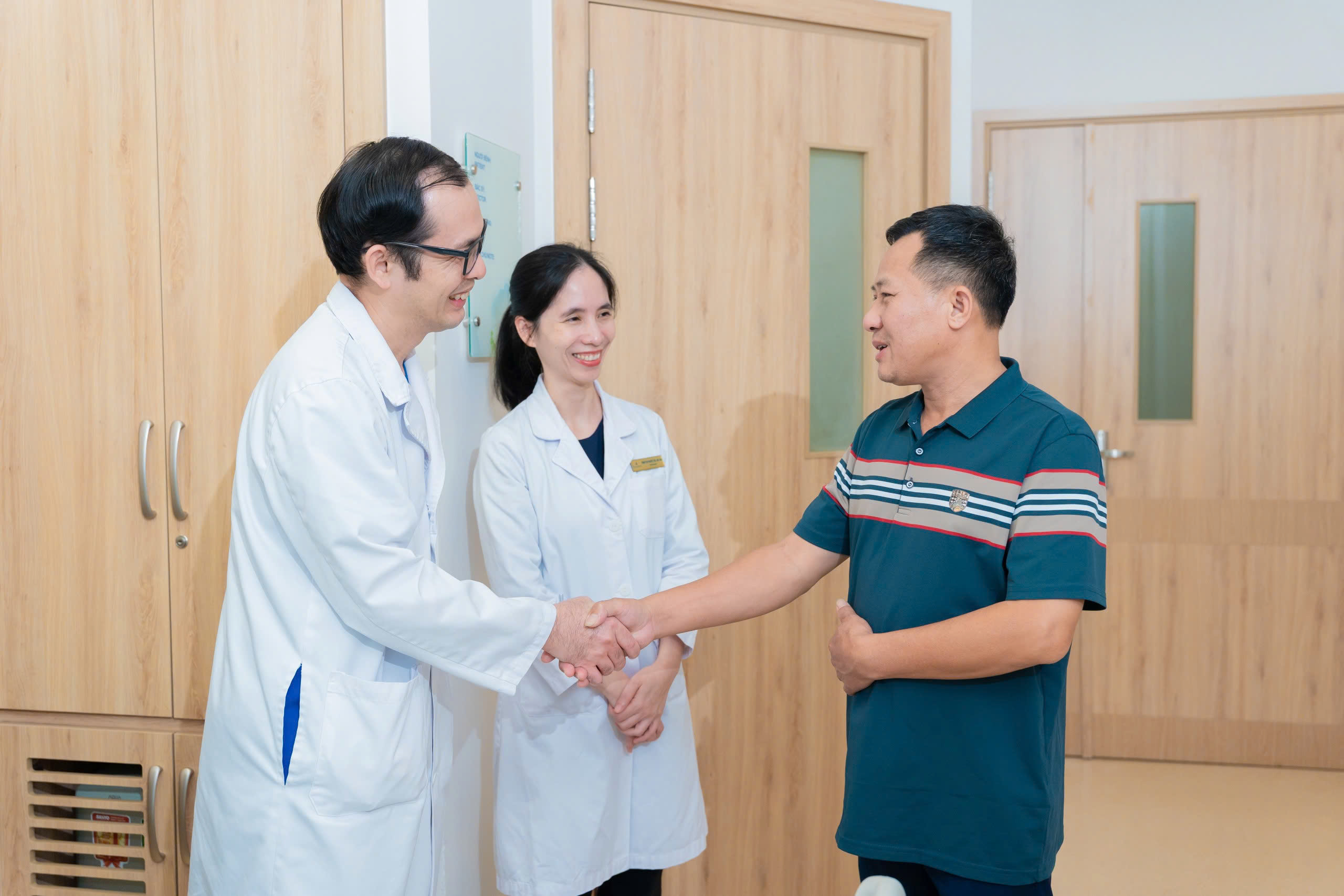 Bố bệnh nh&acirc;n gửi lời cảm ơn đến đội ngũ b&aacute;c sĩ Vinmec Central Park. &nbsp;