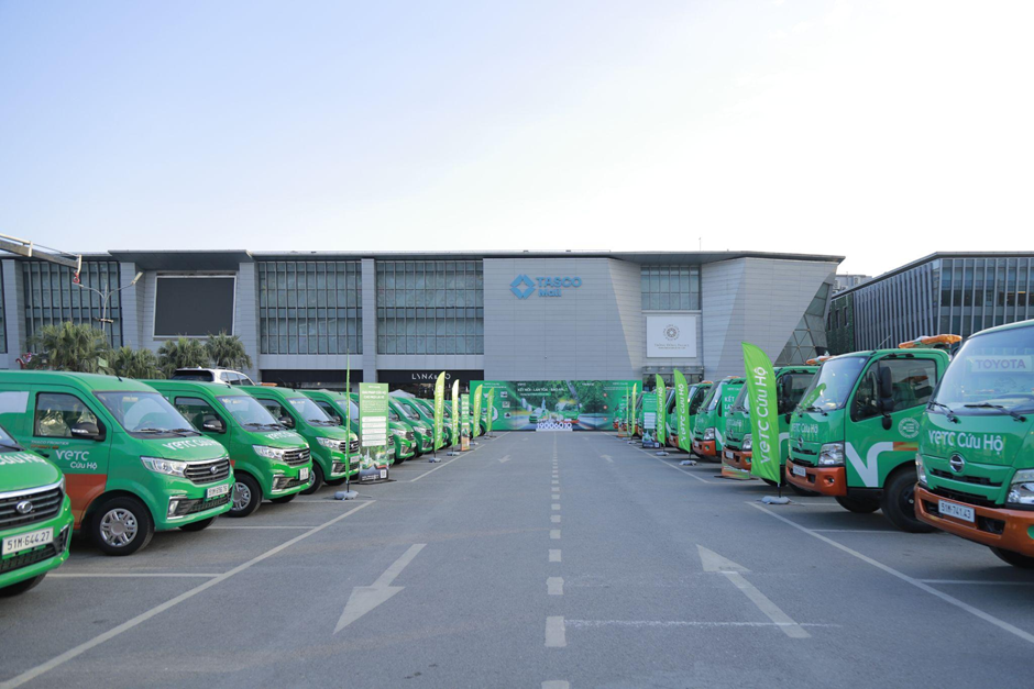 Hiện VETC đang sở hữu số lượng xe cứu hộ lớn nhất cả nước với hơn 100 xe gồm: xe thớt, xe cẩu, xe van&hellip; &nbsp;