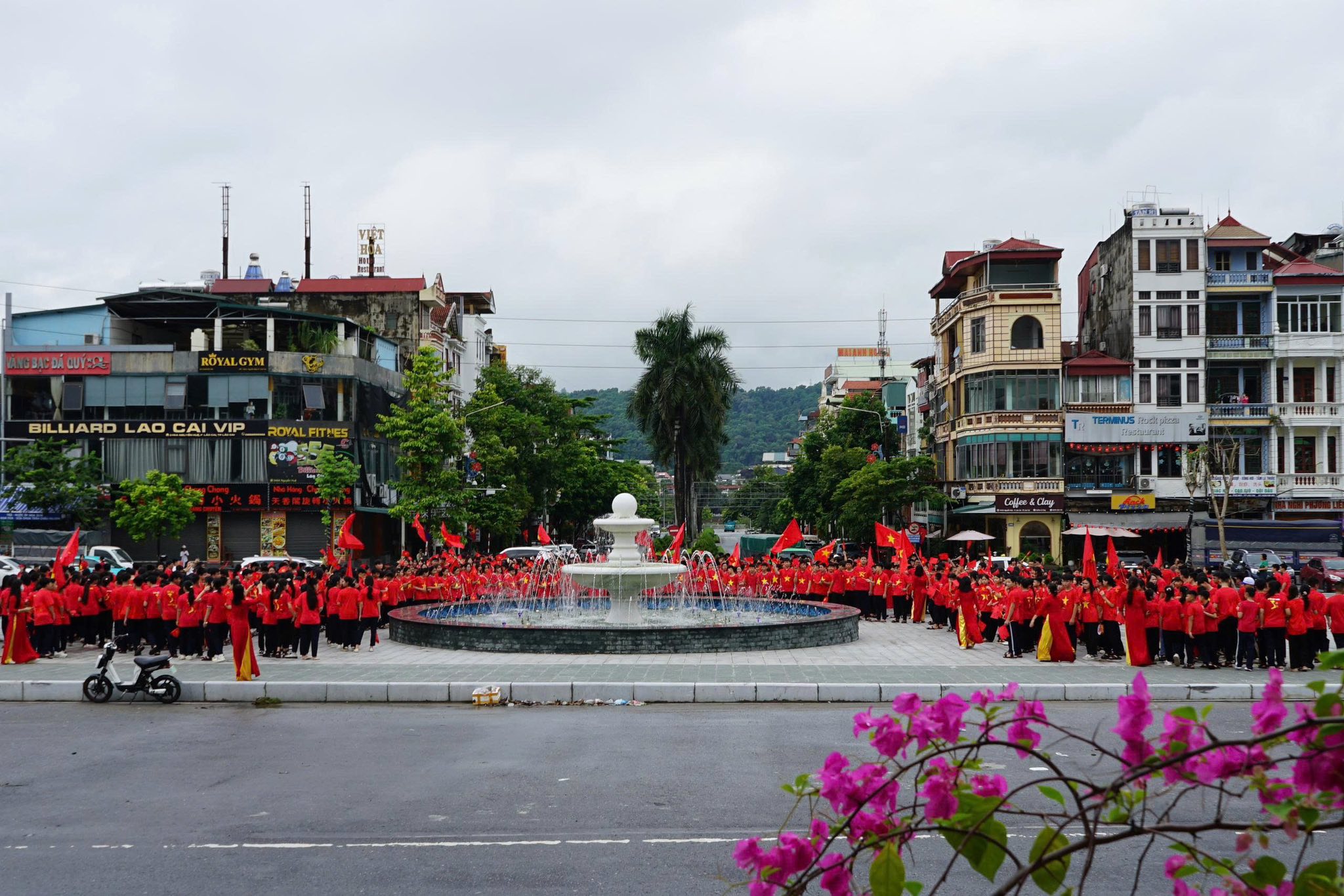 Với sự khởi đầu giàu ý nghĩa, Trường THCS Ngô Văn Sở đã tạo được khí thế mới, niềm tin mới, quyết tâm mới cho năm học 2025 – 2026 Với sự khởi đầu giàu ý nghĩa, Trường THCS Ngô Văn Sở đã tạo được khí thế mới, niềm tin mới, quyết tâm mới cho năm học 2025 – 2026