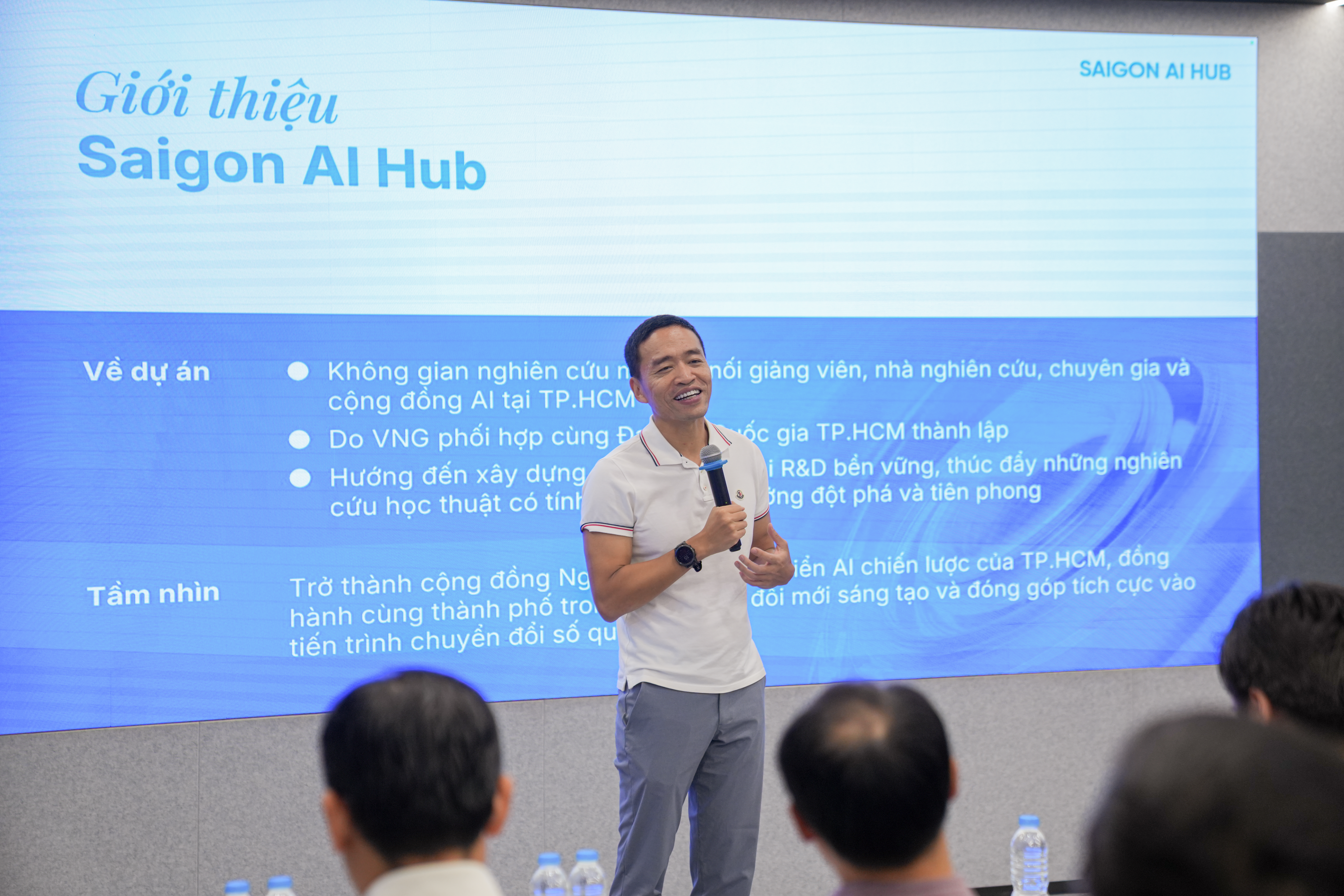 Ông Lê Hồng Minh – Nhà sáng lập, Chủ tịch HĐQT VNG chia sẻ tại sự kiện ra mắt Saigon AI Hub