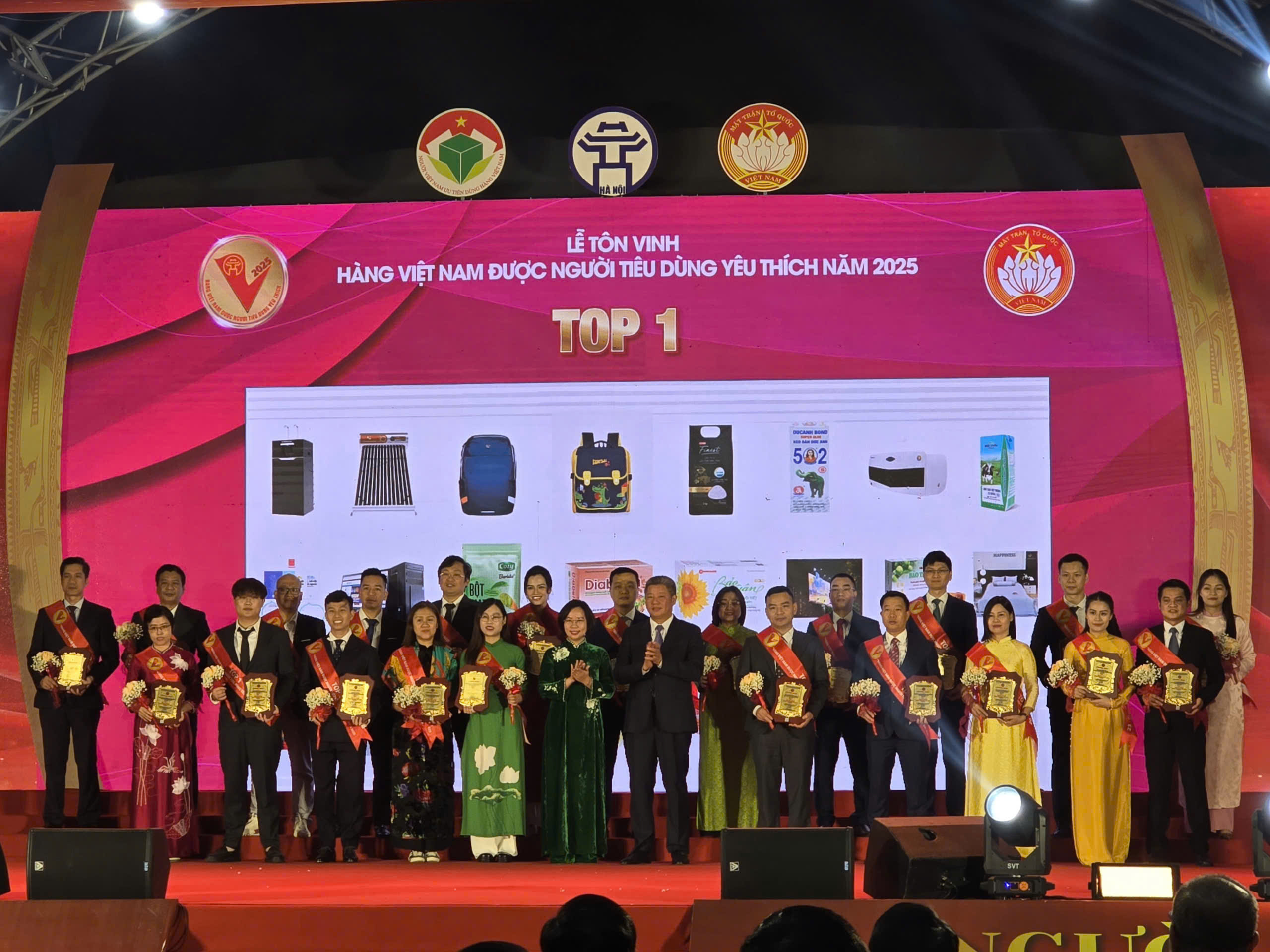 Vinh danh tốp 1 sản phẩm, dịch vụ “Hàng Việt Nam được người tiêu dùng yêu thích” năm 2025.