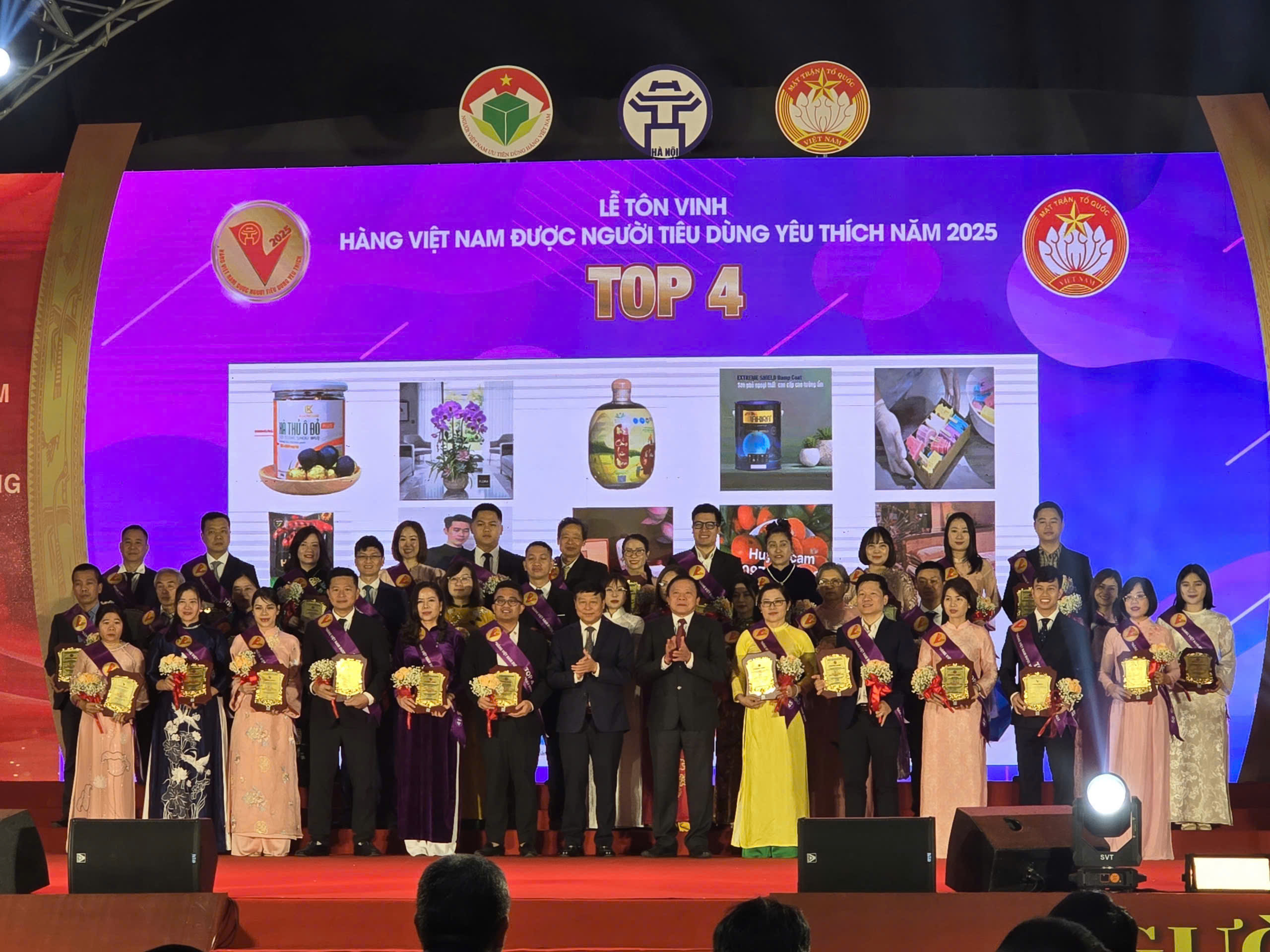 Vinh danh tốp 4 sản phẩm, dịch vụ “Hàng Việt Nam được người tiêu dùng yêu thích” năm 2025.