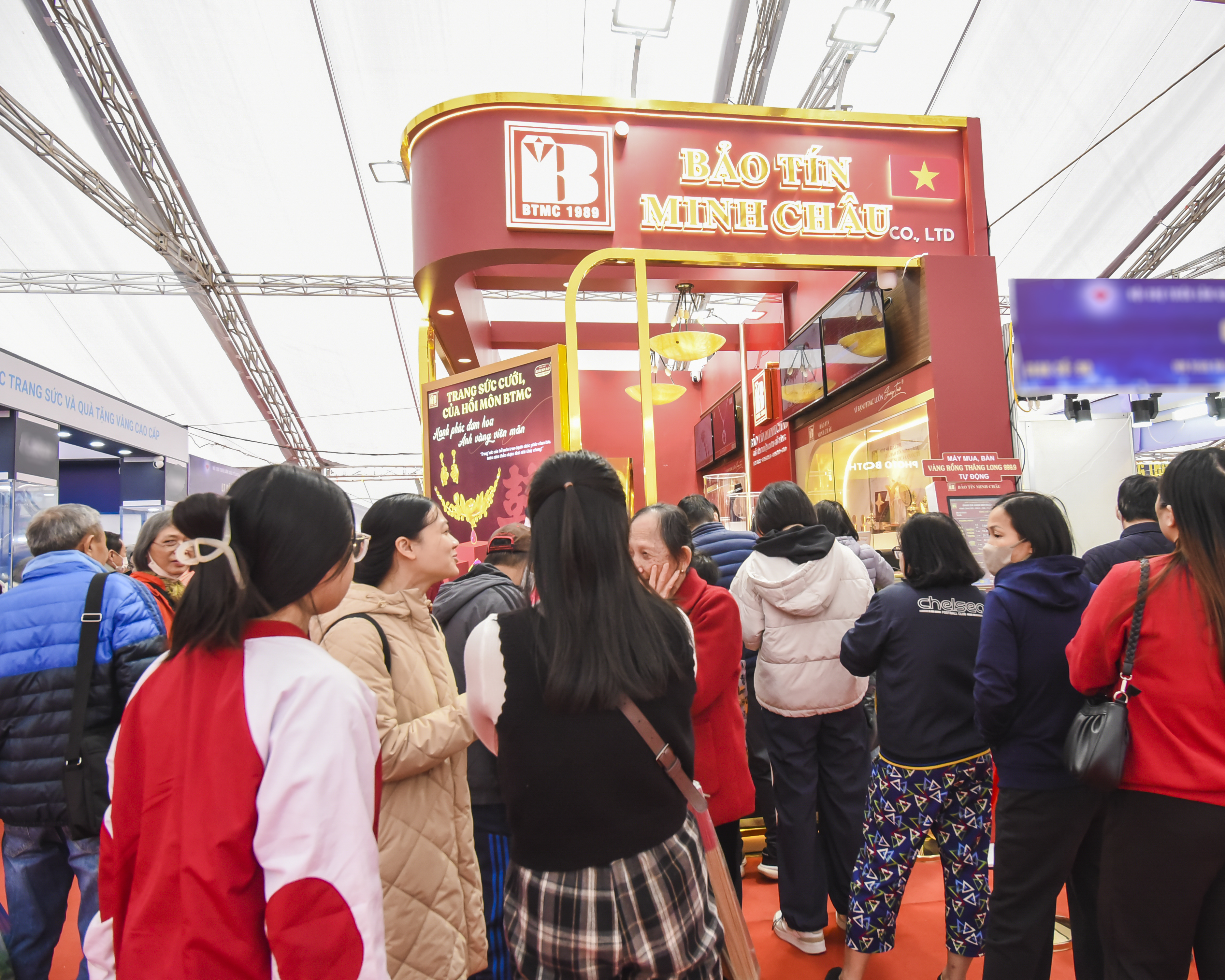 Gian h&agrave;ng của BTMC l&agrave; một trong những gian h&agrave;ng đ&ocirc;ng kh&aacute;ch nhất tại triển l&atilde;m.