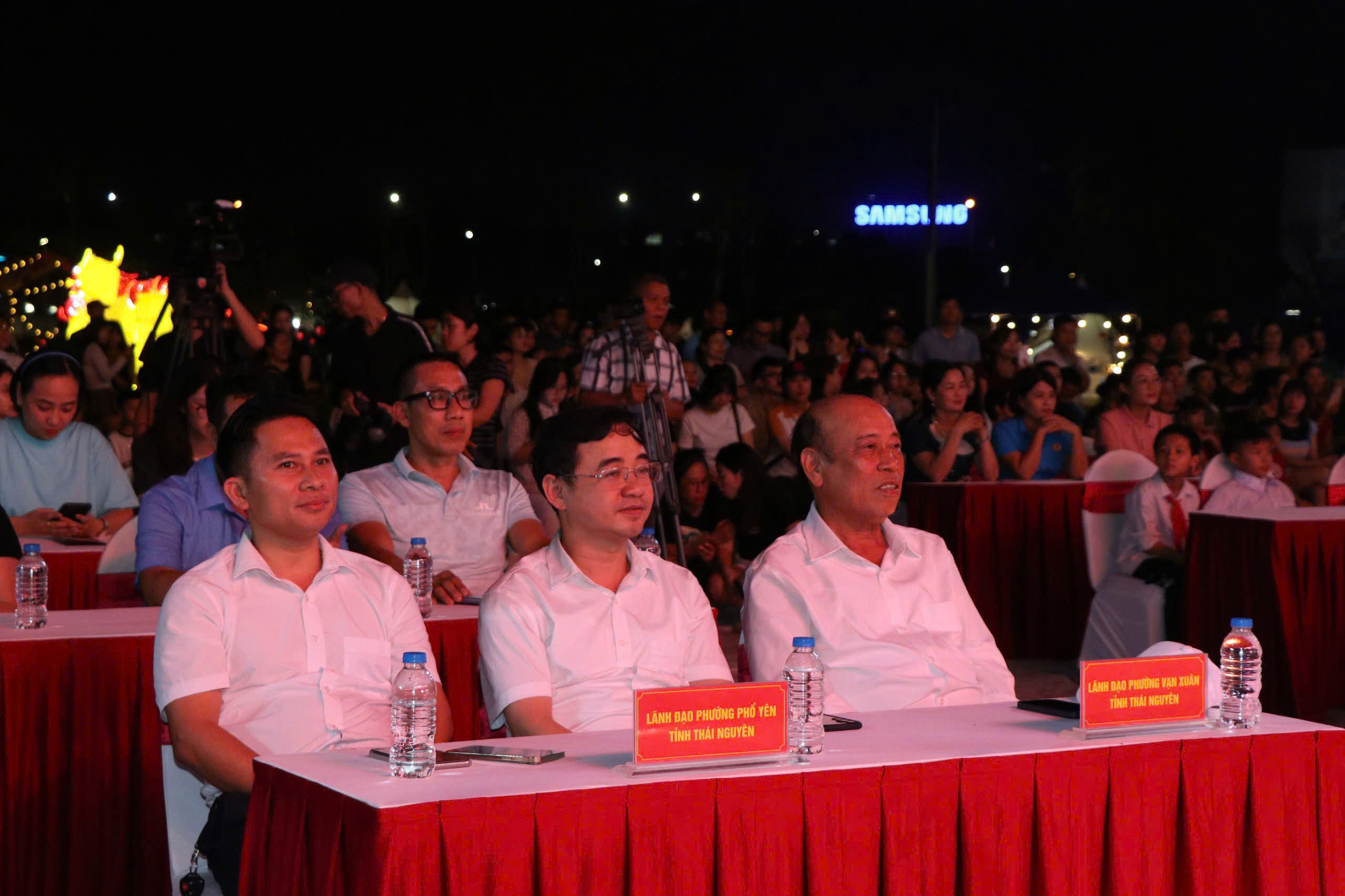 Chương trình có sự hiện diện của lãnh đạo phường Vạn Xuân và phường Phổ Yên