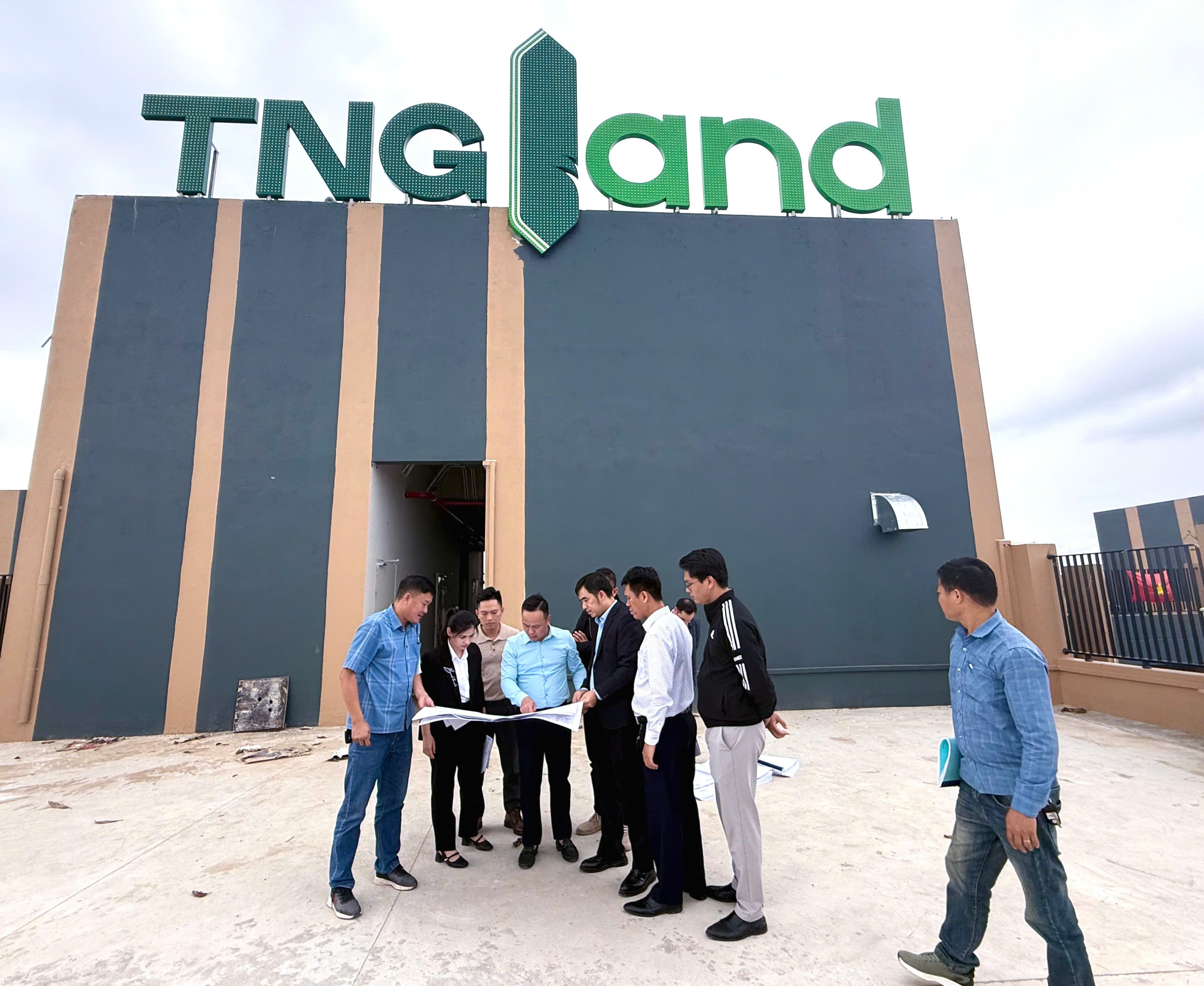 Đoàn nghiệm thu kiểm tra giữa thiết kế kỹ thuật và thực tế hoàn thiện tại công trình