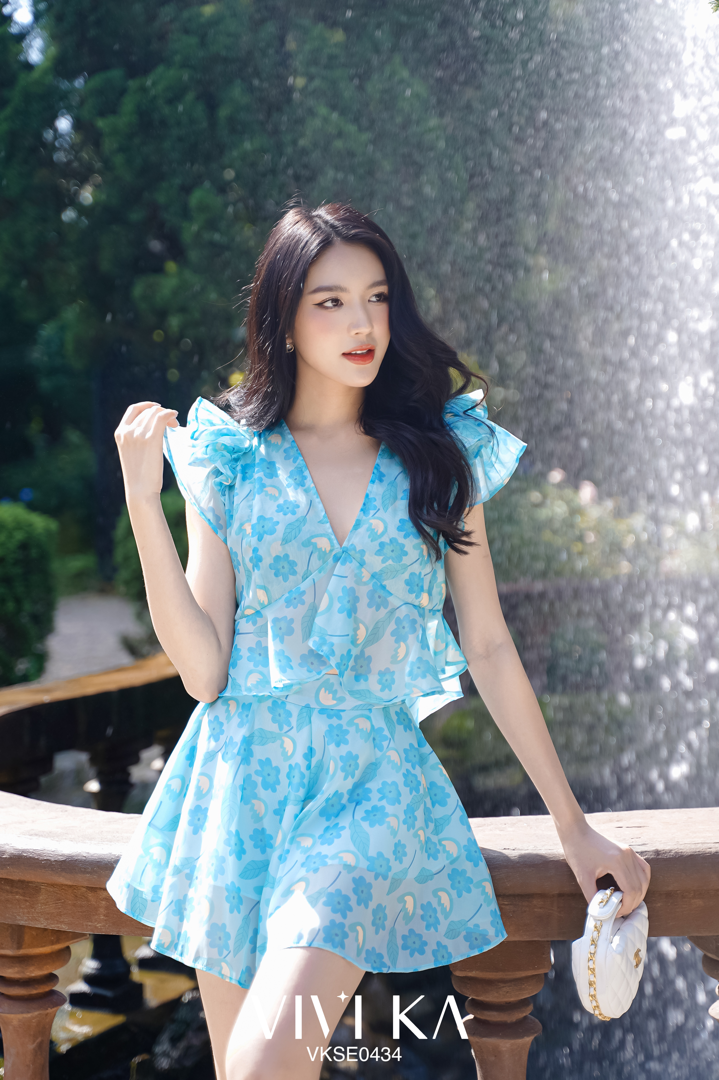 Vũ kh&#250;c m&#249;a h&#232; rực rỡ từ thương hiệu thời trang Vivika - Ảnh 5