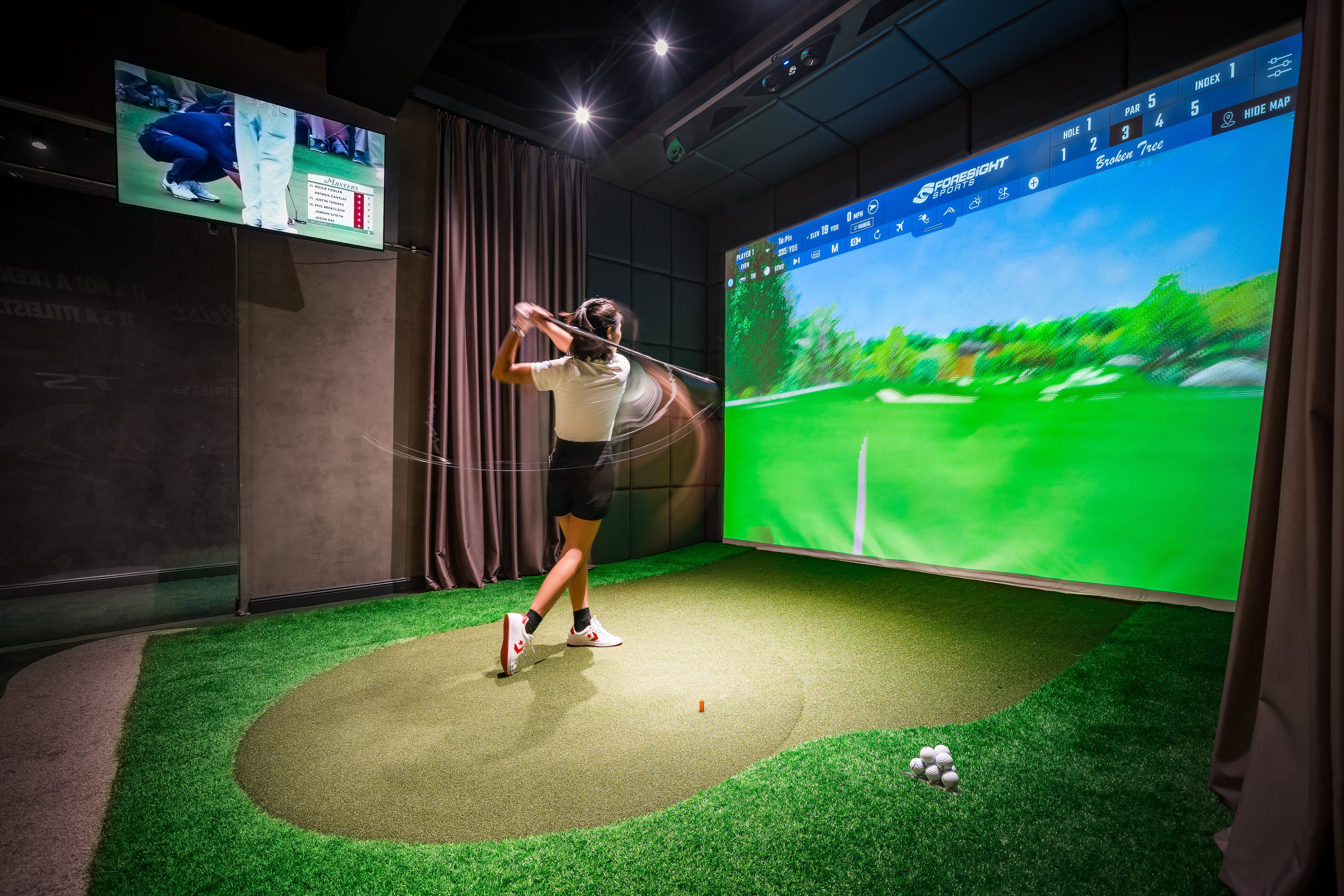 Kh&ocirc;ng gian học tập v&agrave; chơi golf sang trọng, đẳng cấp
