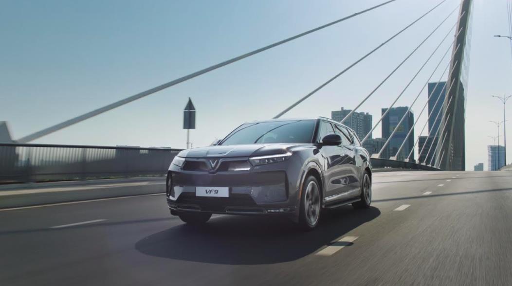 VinFast ghi nhận doanh thu tăng trưởng gần 47% trong quý III, vượt ngưỡng 100.000 xe bán ra trong 9 tháng - Ảnh 1