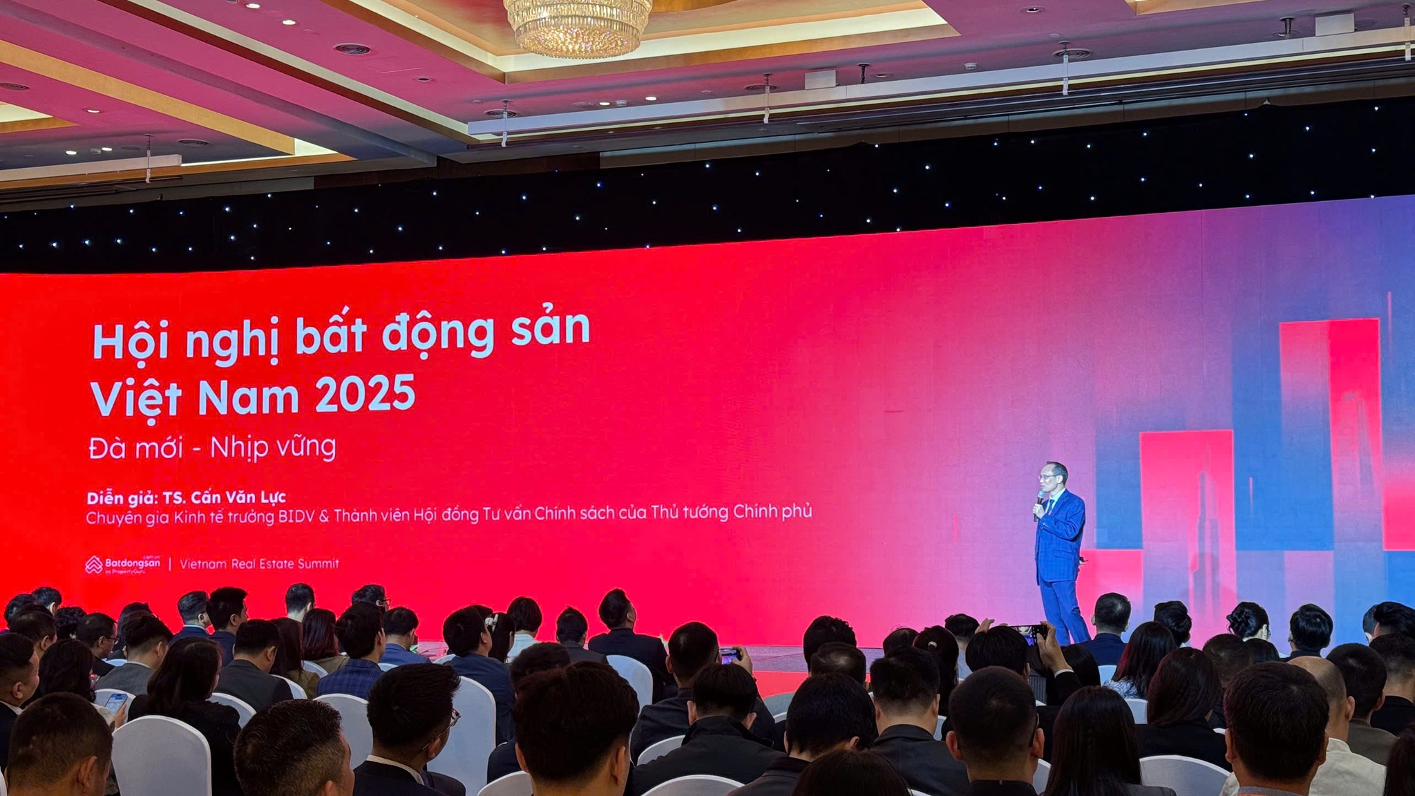 Lãi suất thấp trở thành 'van hỗ trợ' giúp nhiều người tiếp cận tín dụng cho vay mua nhà  - Ảnh 1