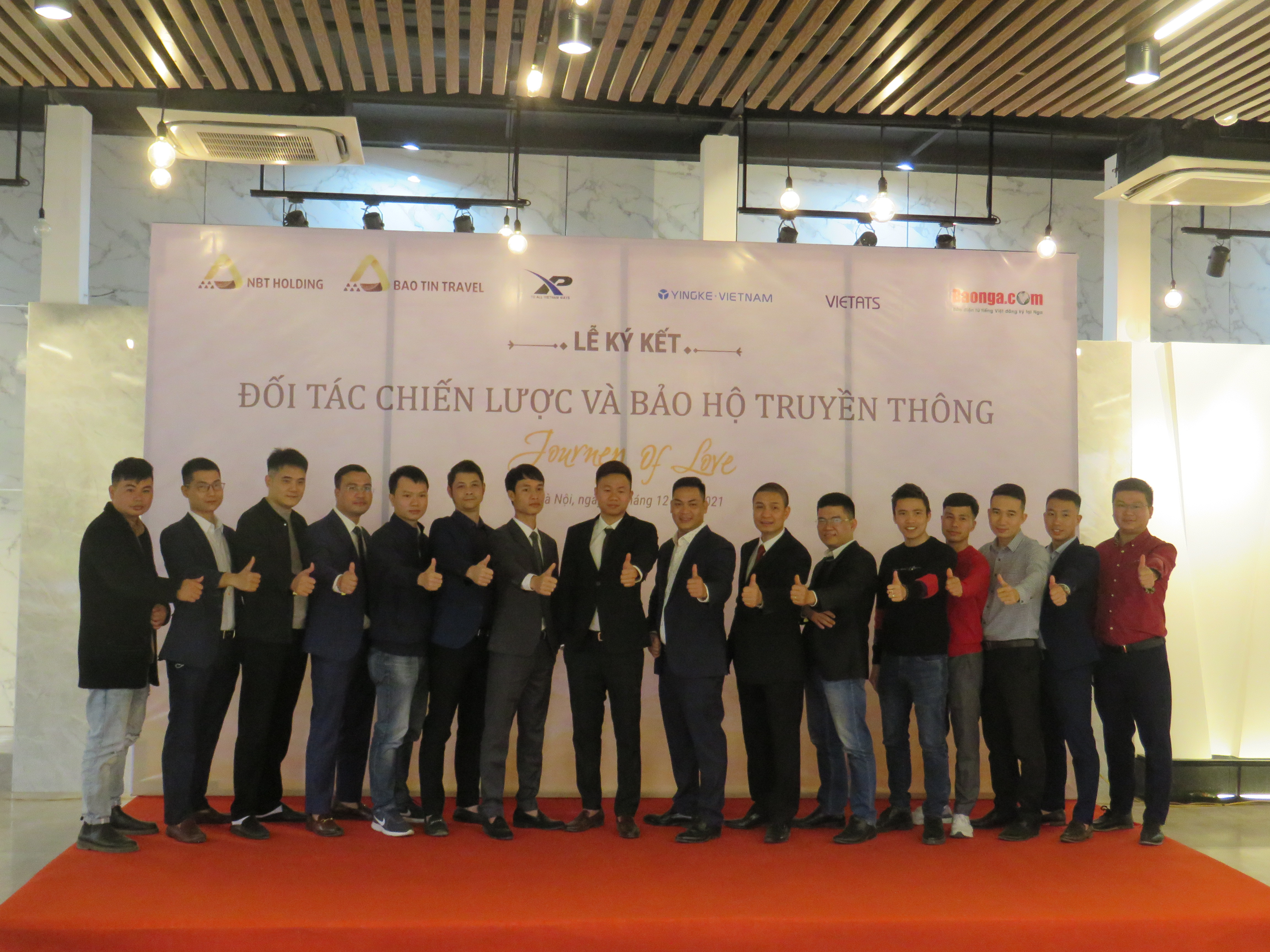 NBT Holding c&ugrave;ng c&aacute;c đối t&aacute;c tham gia k&yacute; kết