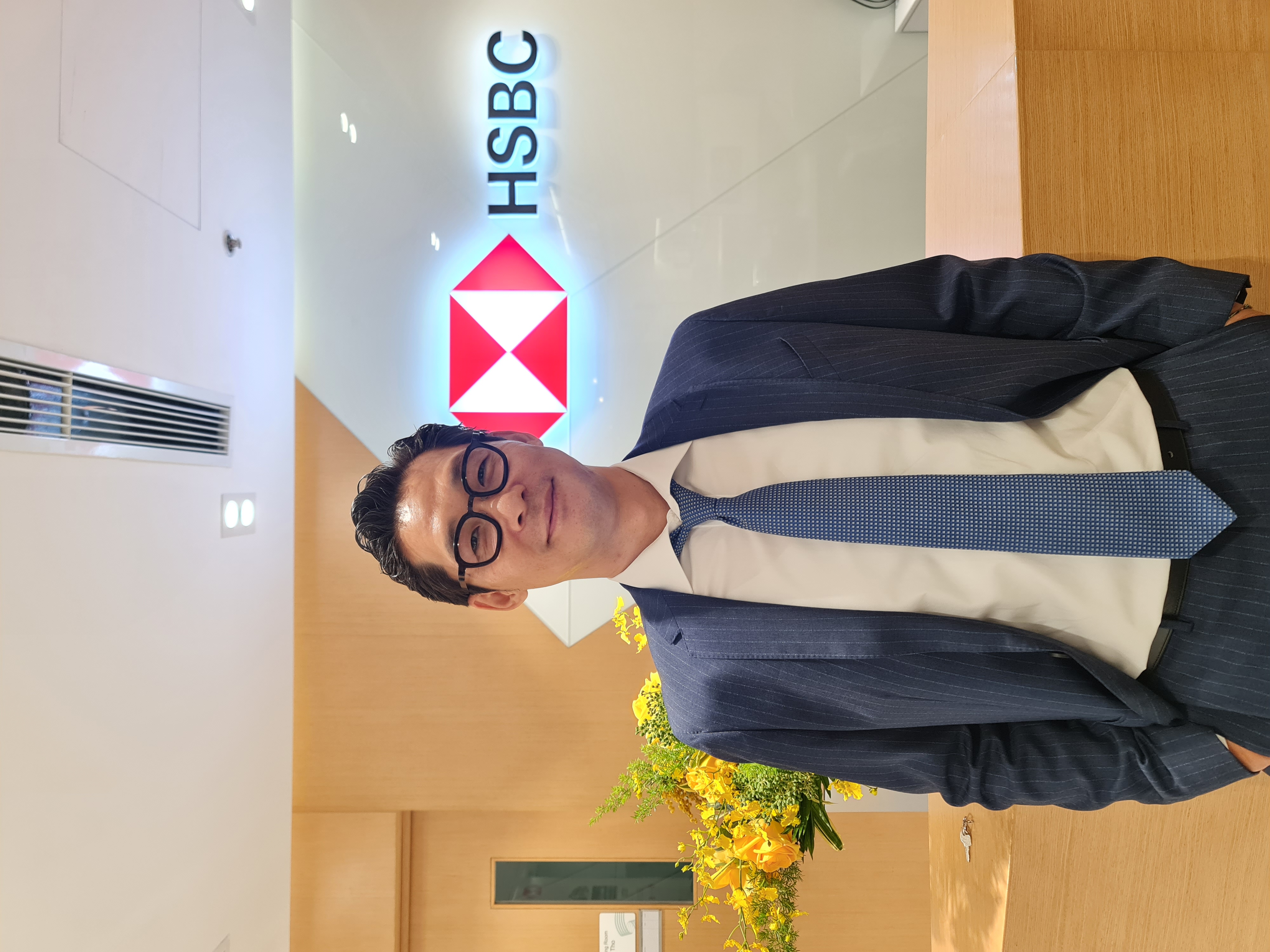 &Ocirc;ng Joonsuk Park, Gi&aacute;m đốc Khối Kinh doanh Quốc tế, Khối Dịch vụ Ng&acirc;n h&agrave;ng Doanh nghiệp, HSBC Việt Nam, Việt Nam.