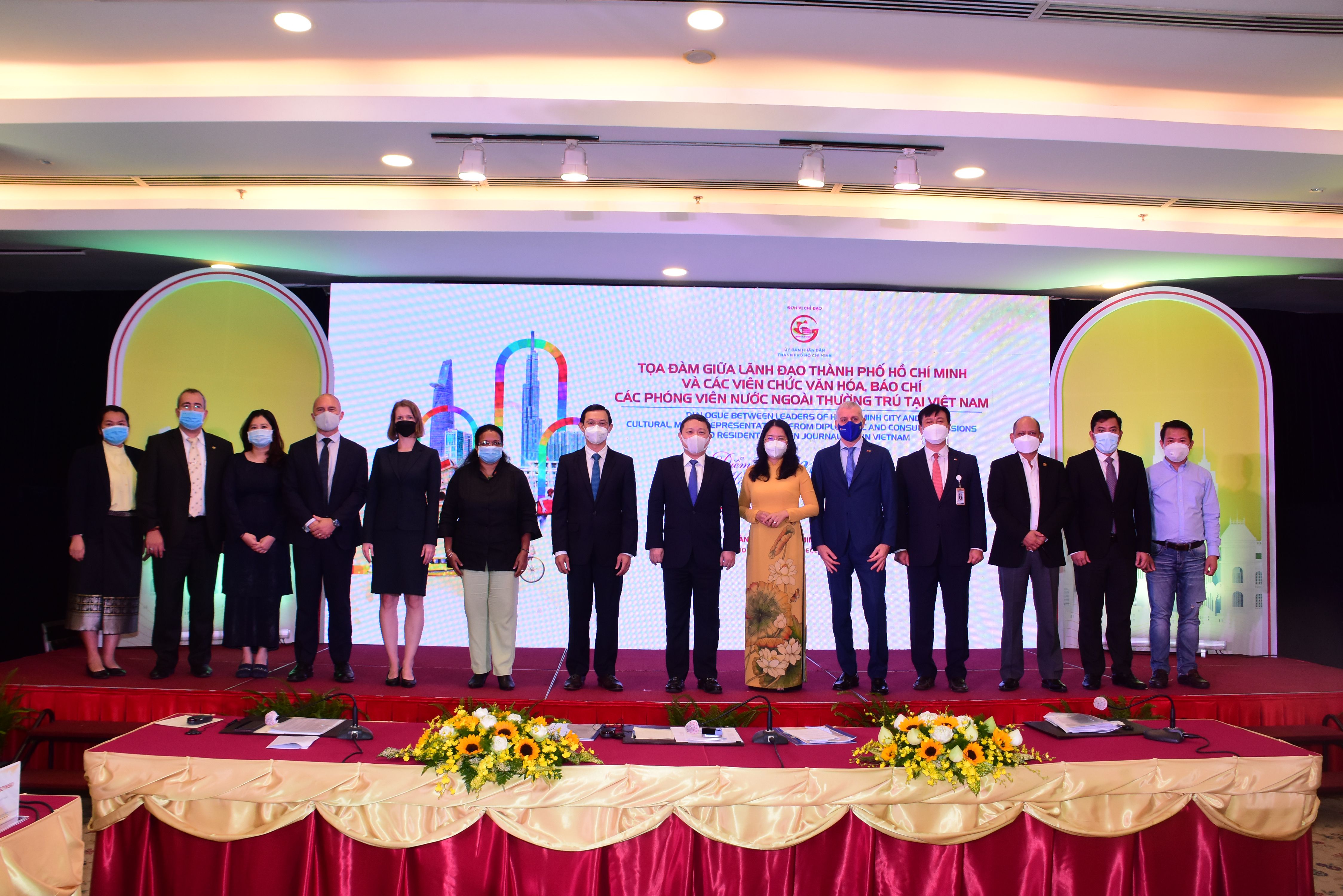 Kh&#225;ch sạn Rex S&#224;i G&#242;n vinh dự đ&#243;n Đo&#224;n vi&#234;n chức ngoại giao văn h&#243;a, b&#225;o ch&#237; v&#224; ph&#243;ng vi&#234;n thường tr&#250; từ c&#225;c h&#227;ng th&#244;ng tấn nước ngo&#224;i - Ảnh 3