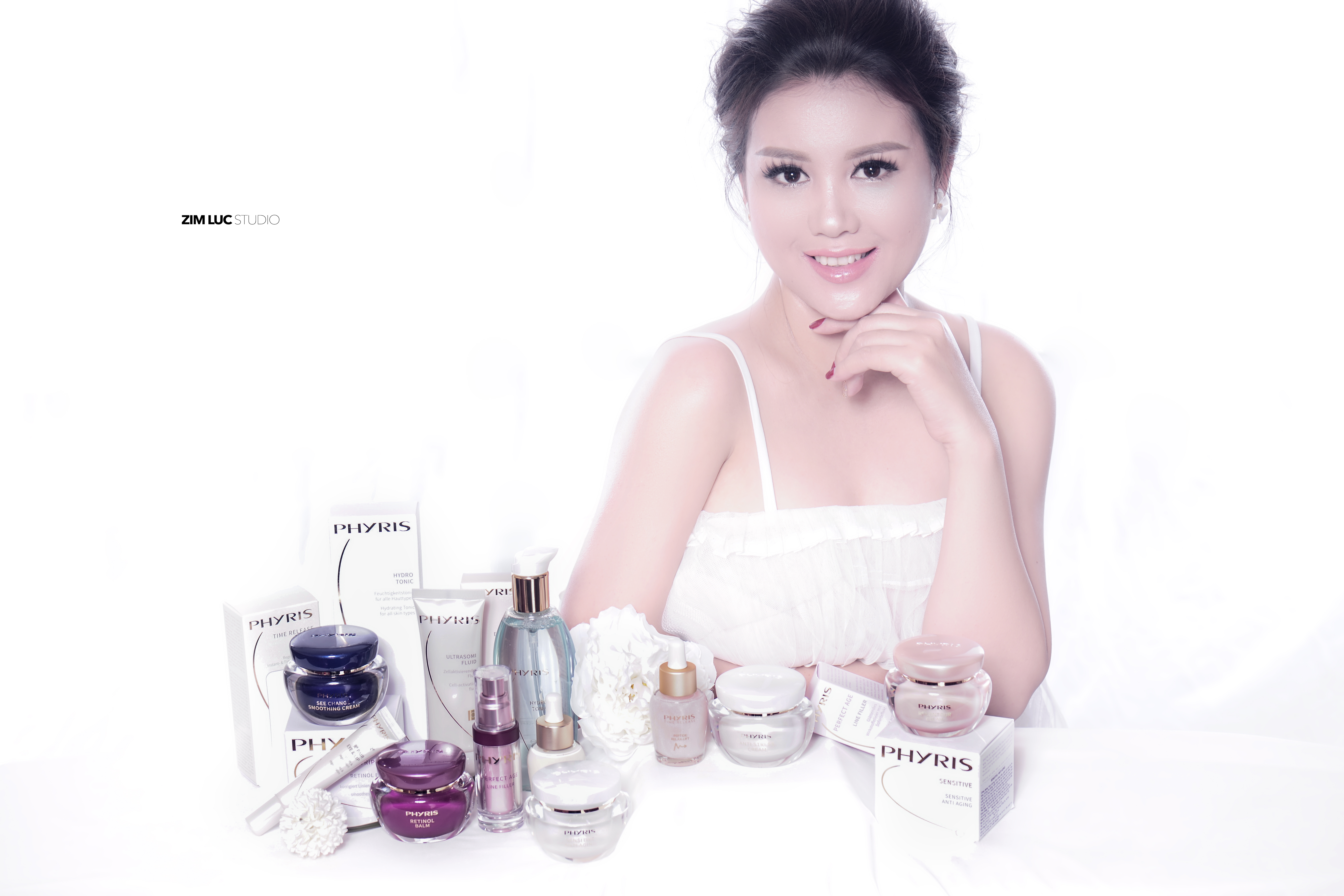 Nguyễn Thu Hương - Nh&#224; s&#225;ng lập Thẩm mỹ viện Hương Mi:&#160;“Kh&#244;ng v&#236; s&#243;ng cả m&#224; ng&#227; tay ch&#232;o”  - Ảnh 2