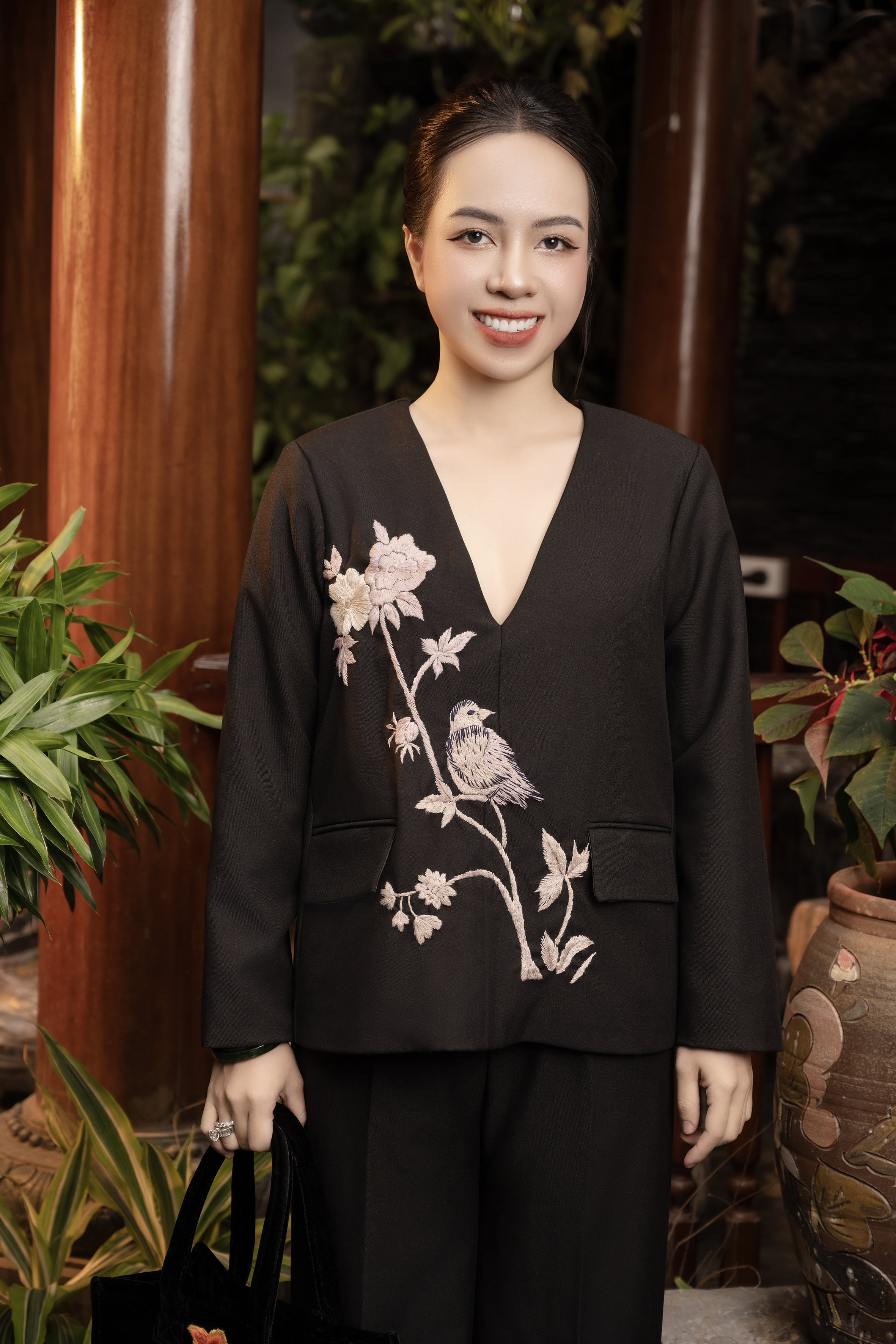 CEO thương hiệu By TrangThu - H&#224; Thu Trang: Quyết t&#226;m phục dựng l&#224;ng nghề - Ảnh 2