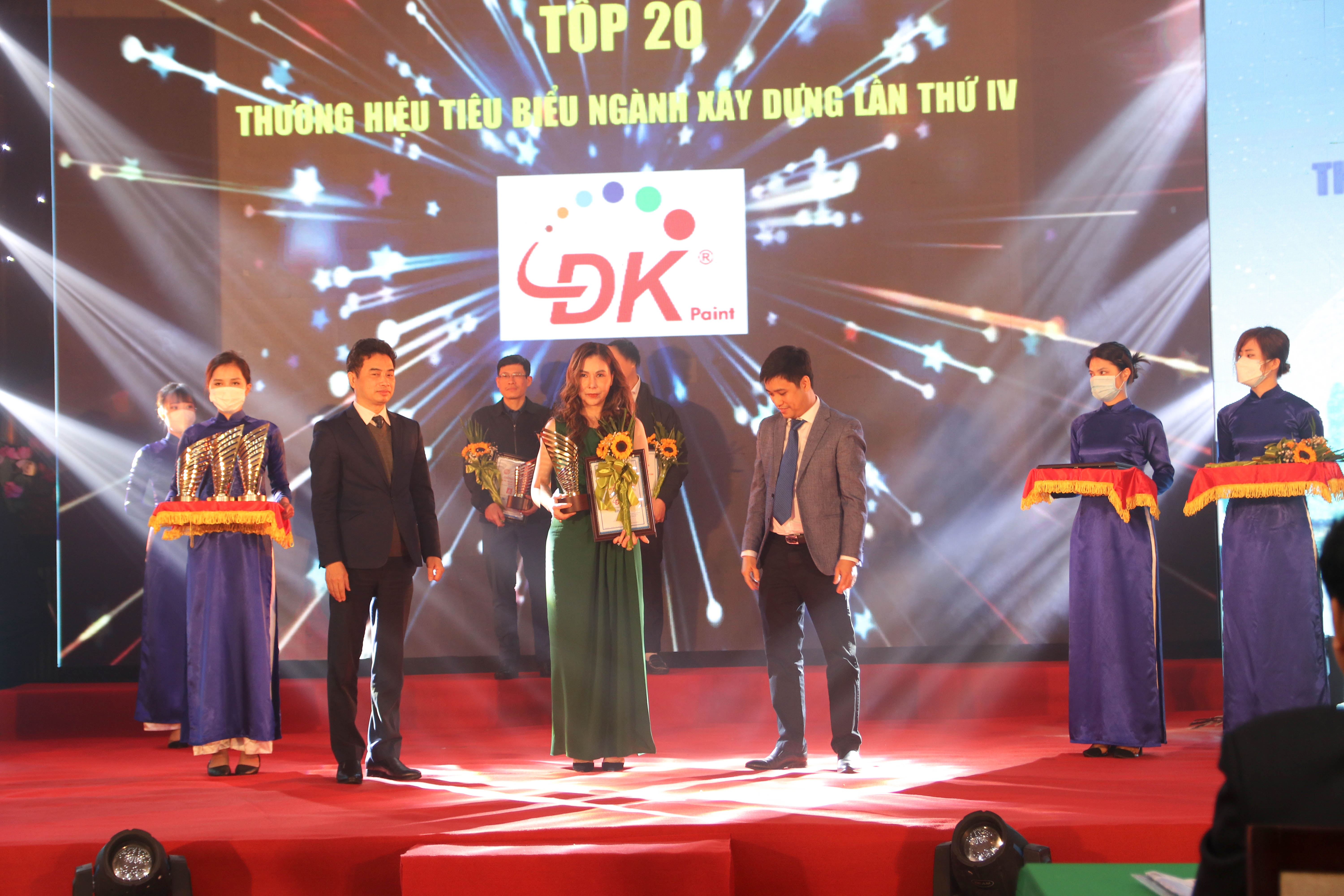 C&#244;ng ty TNHH Kim L&#226;m nhận giải thưởng Top 20 thương hiệu ti&#234;u biểu ng&#224;nh X&#226;y dựng lần thứ IV  - Ảnh 2