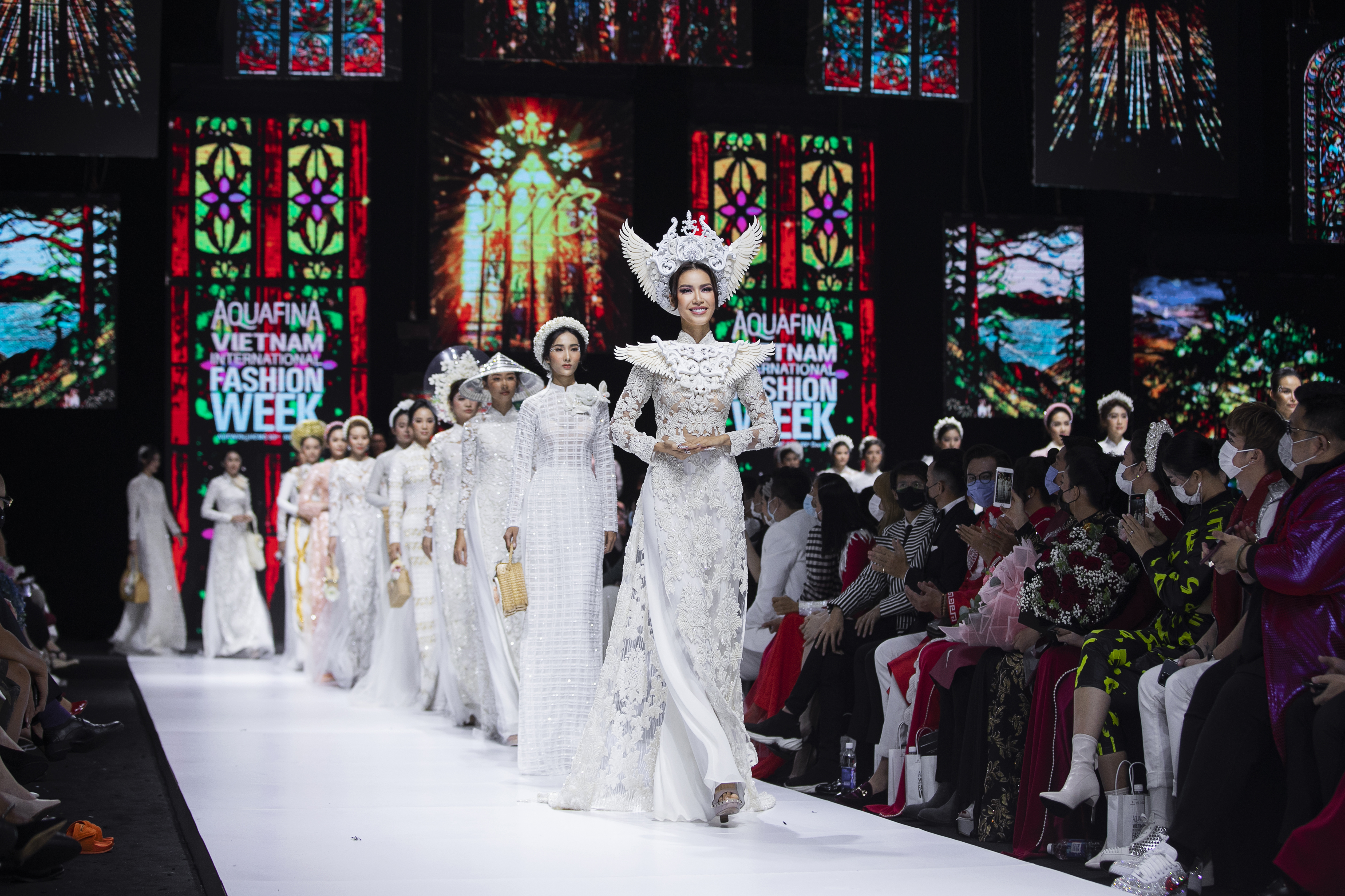 Áo dài Minh Châu: Hồi sinh giá trị truyền thống Việt qua tà áo dài  - Ảnh 4