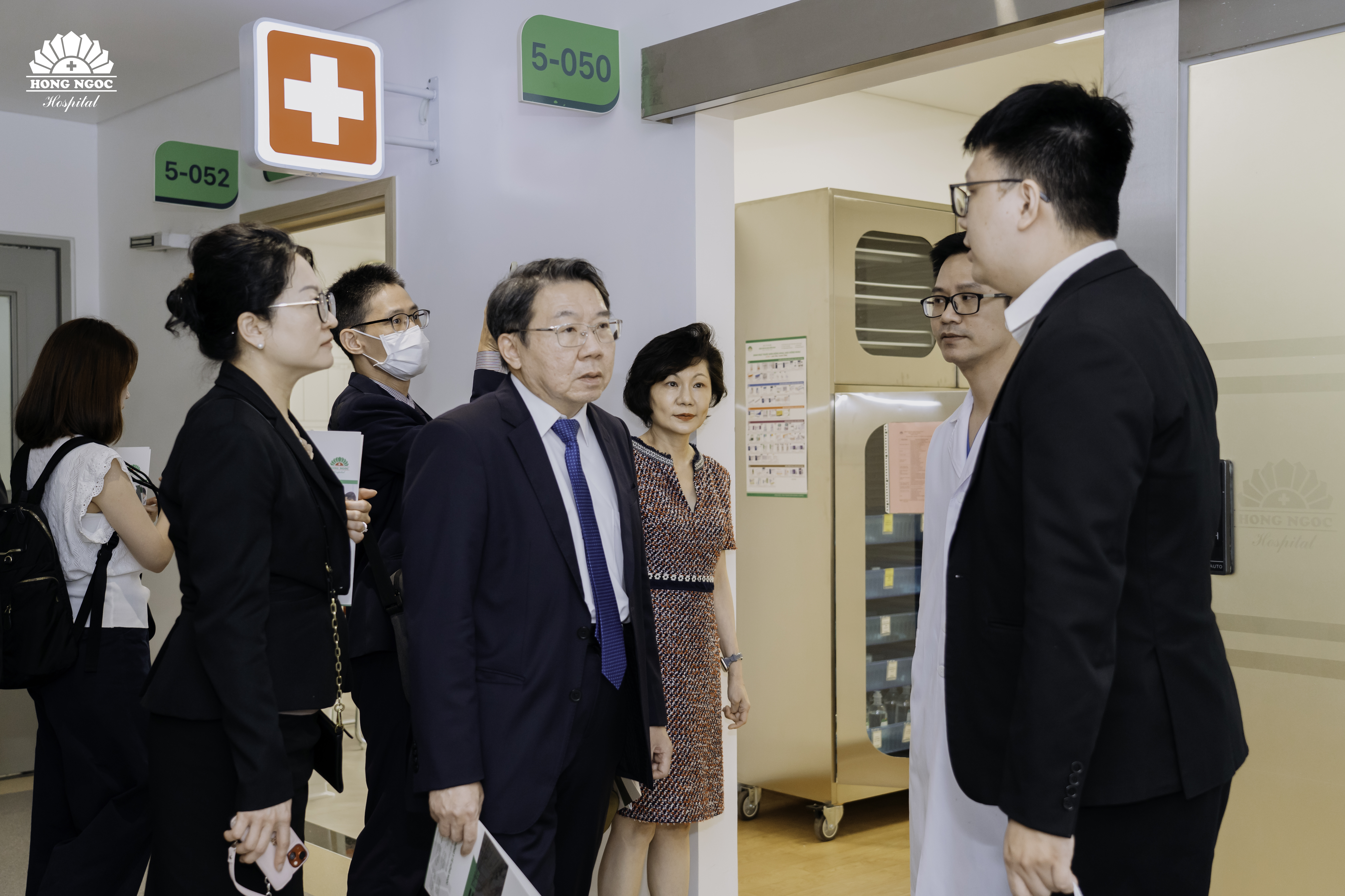 Đo&agrave;n đại biểu Bệnh viện Đa khoa Veterans Đ&agrave;i Bắc đến tham quan v&agrave; l&agrave;m việc tại Khoa Tim mạch - Tim mạch can thiệp (Bệnh viện Đa khoa Hồng Ngọc).