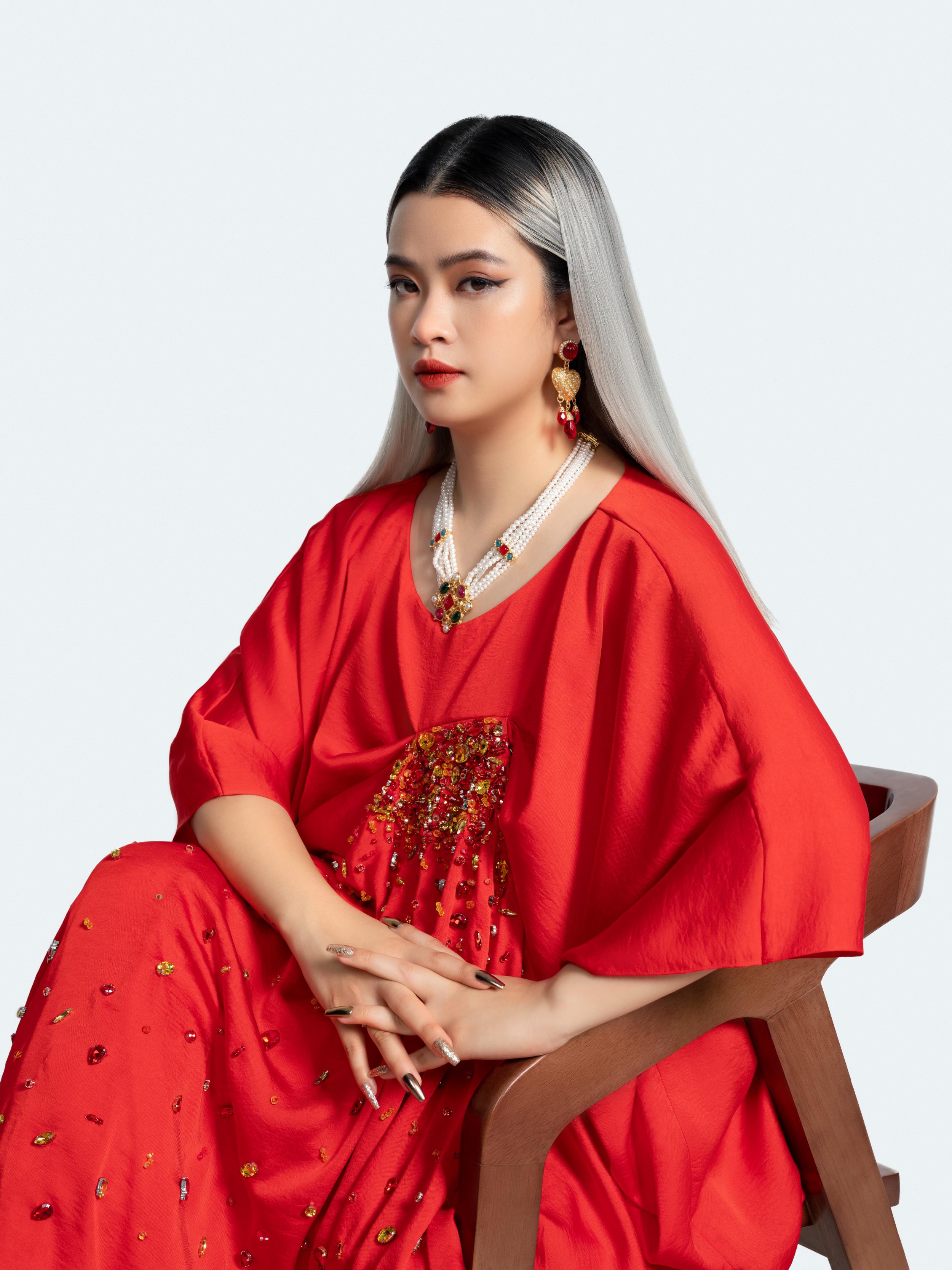 NTK Vũ Tường Vi – nh&#224; thiết kế, nh&#224; s&#225;ng lập thương hiệu thời trang Vrosa: Ch&#225;y bỏng đam m&#234; cống hiến cho c&#225;i đẹp - Ảnh 3