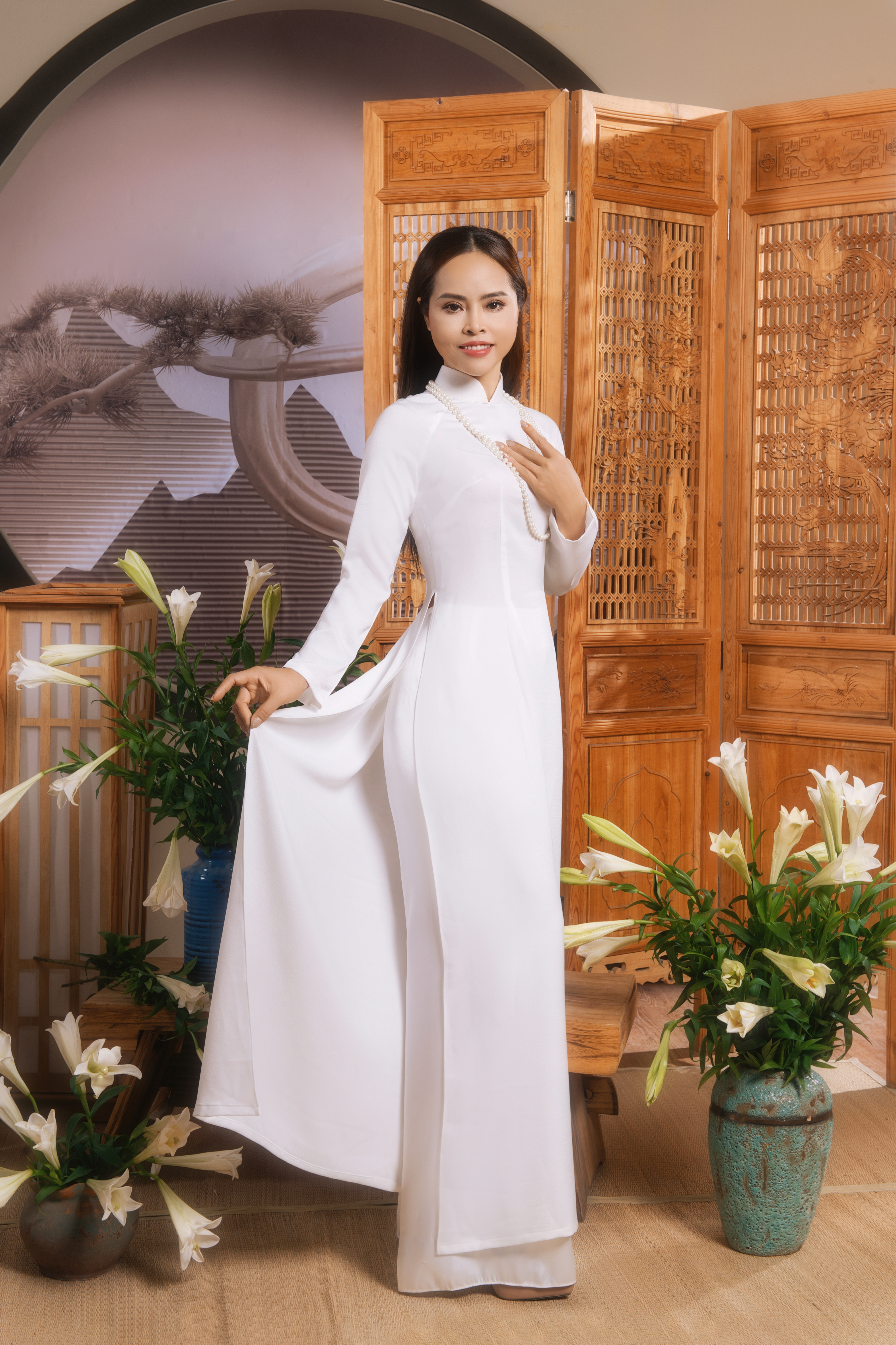 Hoa hậu đại sứ doanh nh&#226;n to&#224;n năng ch&#226;u &#193; Phạm Thị C&#250;c: vẻ đẹp kh&#244;ng tuổi trong t&#224; &#225;o d&#224;i trắng - Ảnh 4