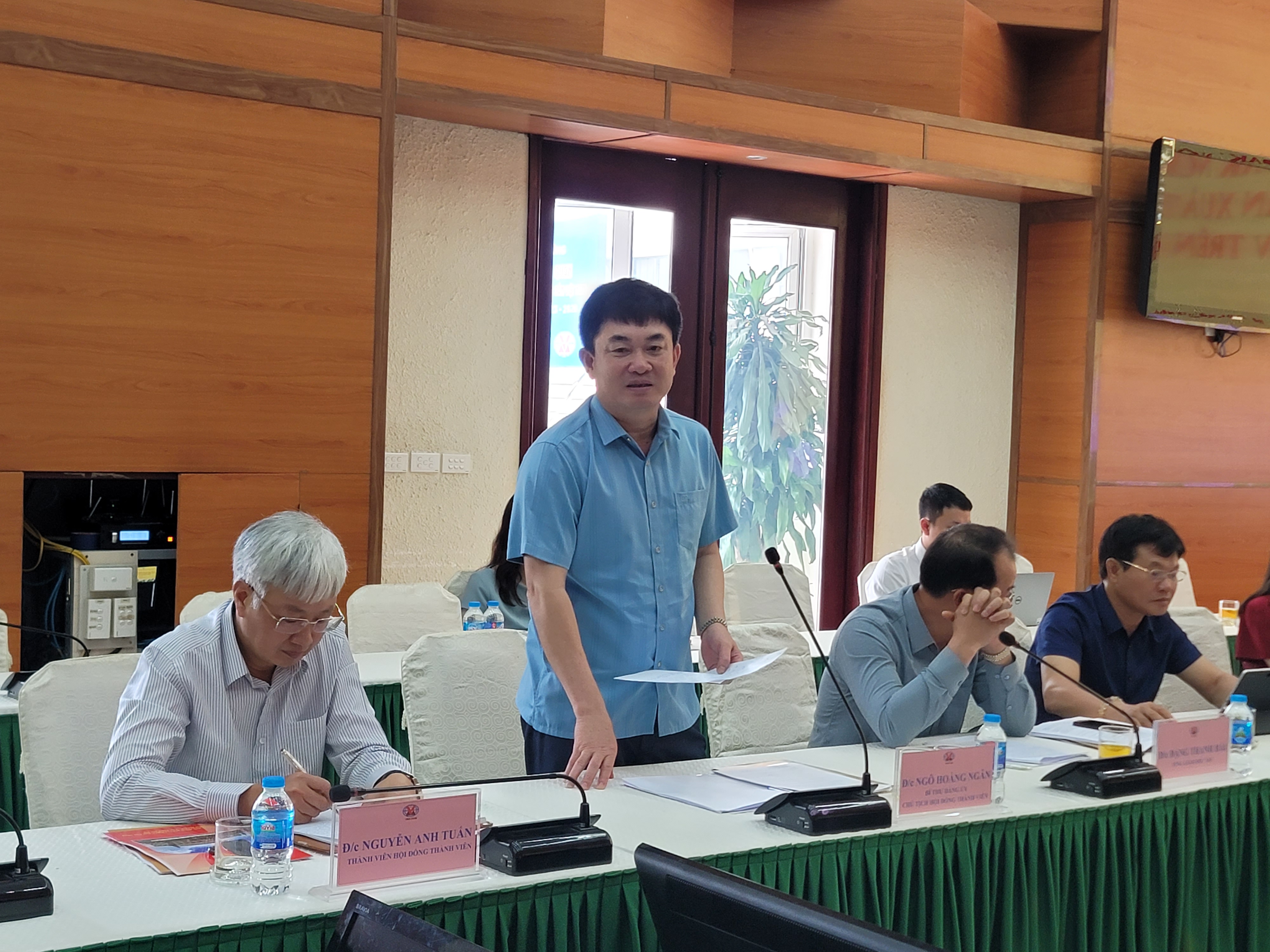 B&iacute; thư Đảng ủy, Chủ tịch HĐTV Tập đo&agrave;n Ng&ocirc; Ho&agrave;ng Ng&acirc;n ph&aacute;t biểu kết luận tại buổi l&agrave;m việc